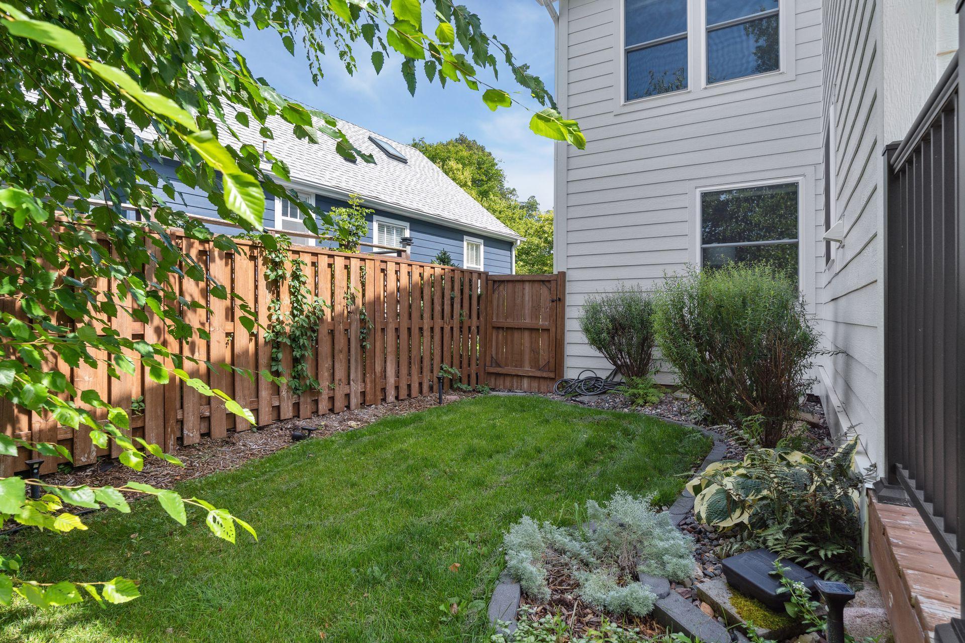 2728 Webster Avenue S