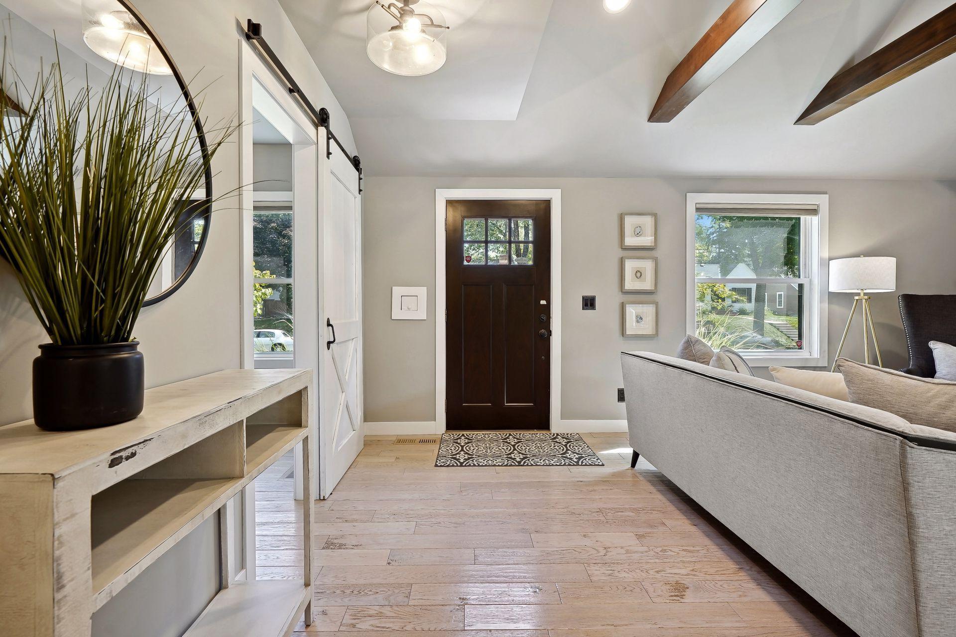 2728 Webster Avenue S