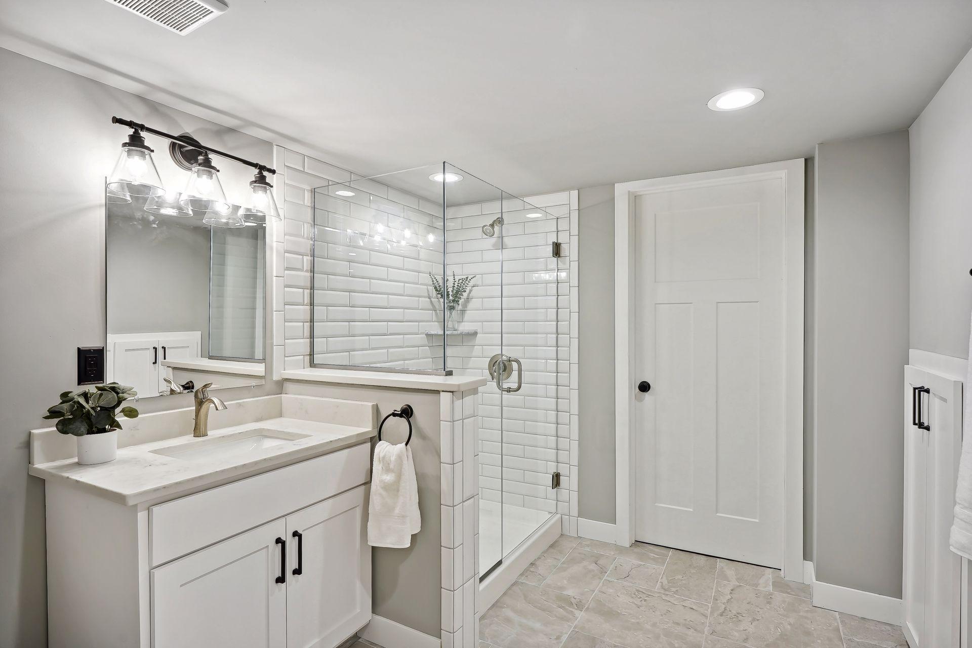 2728 Webster Avenue S