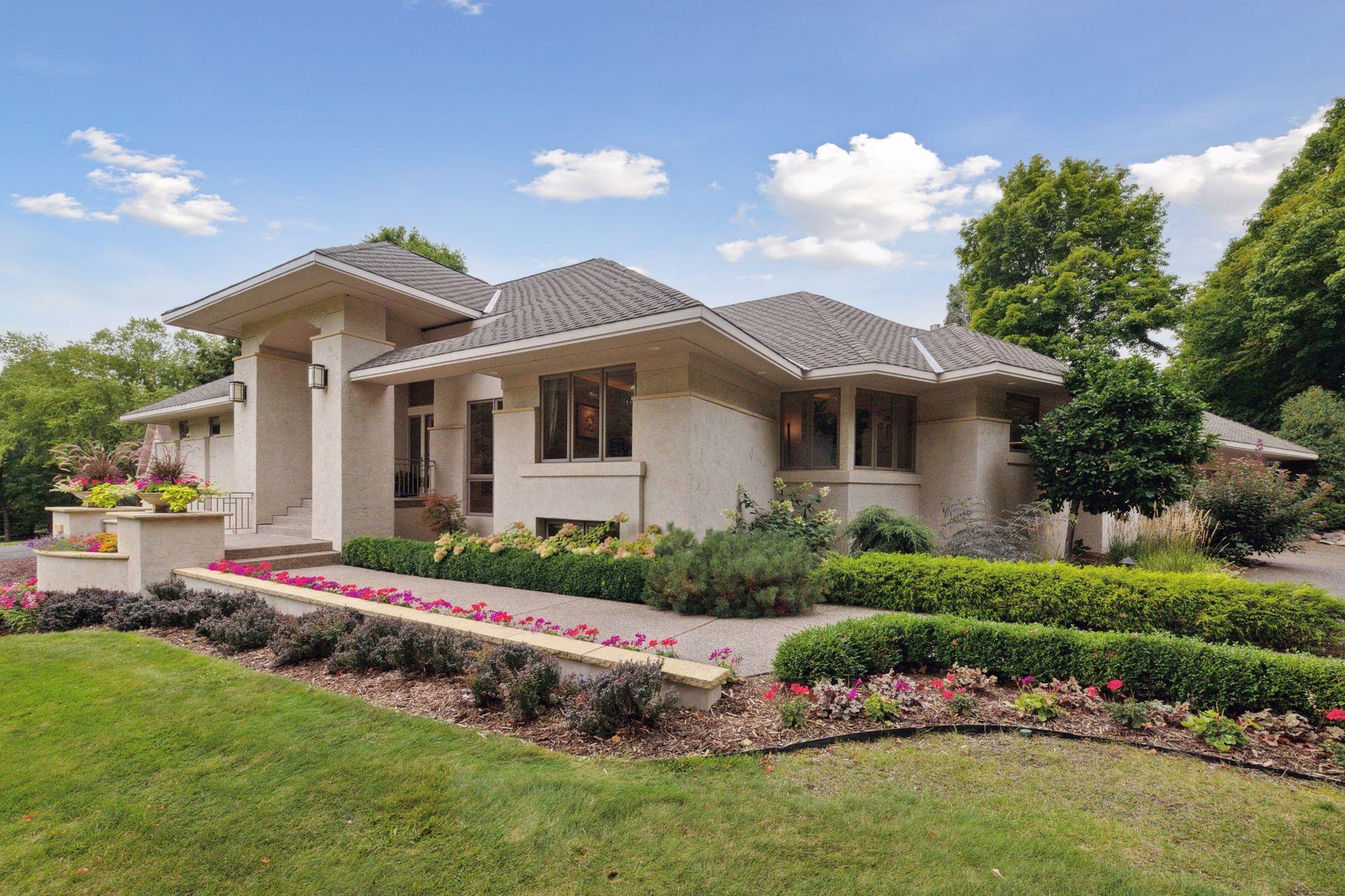 6420 Thornberry Curve