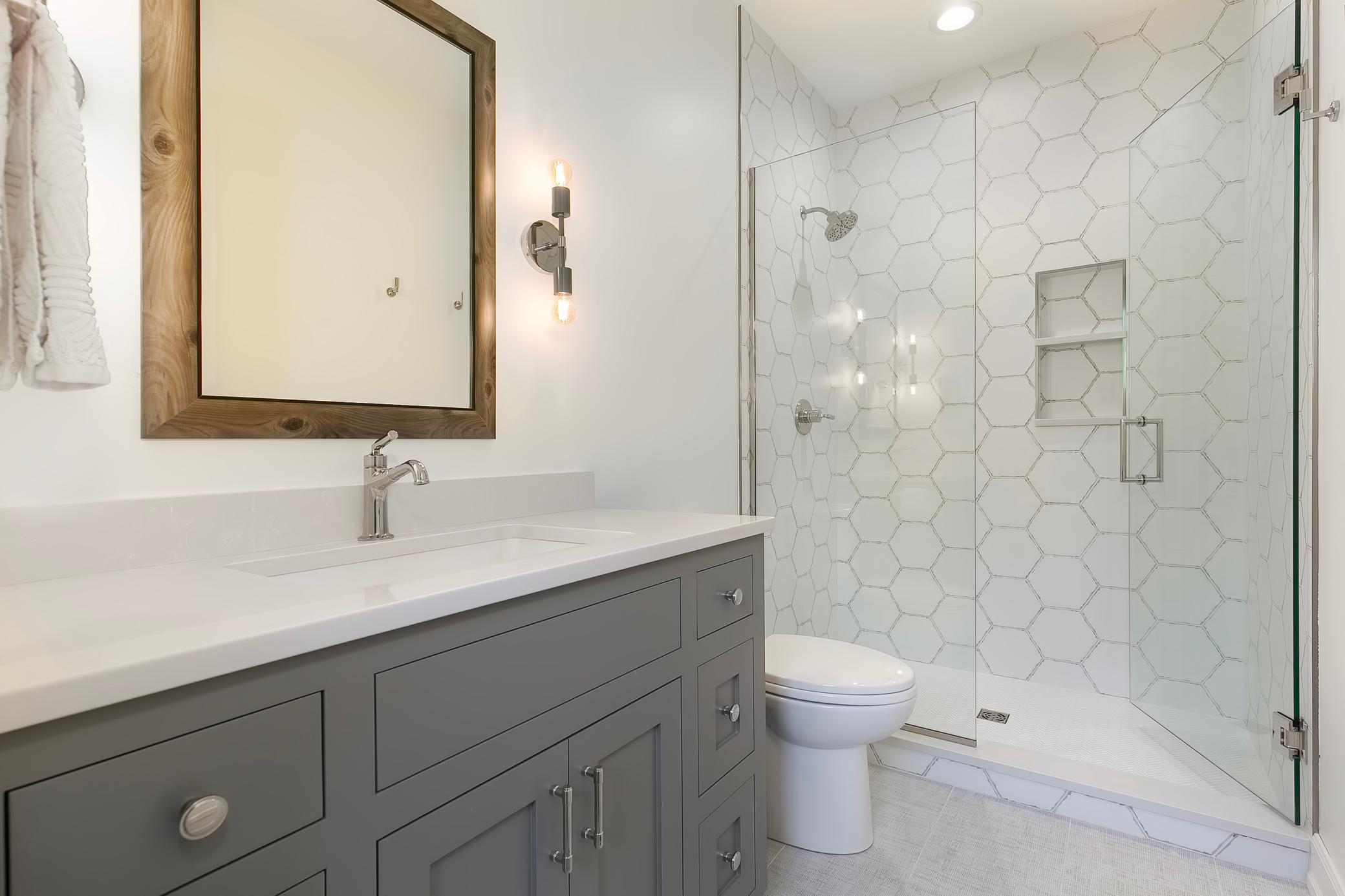 6445 Hawks Pointe Lane