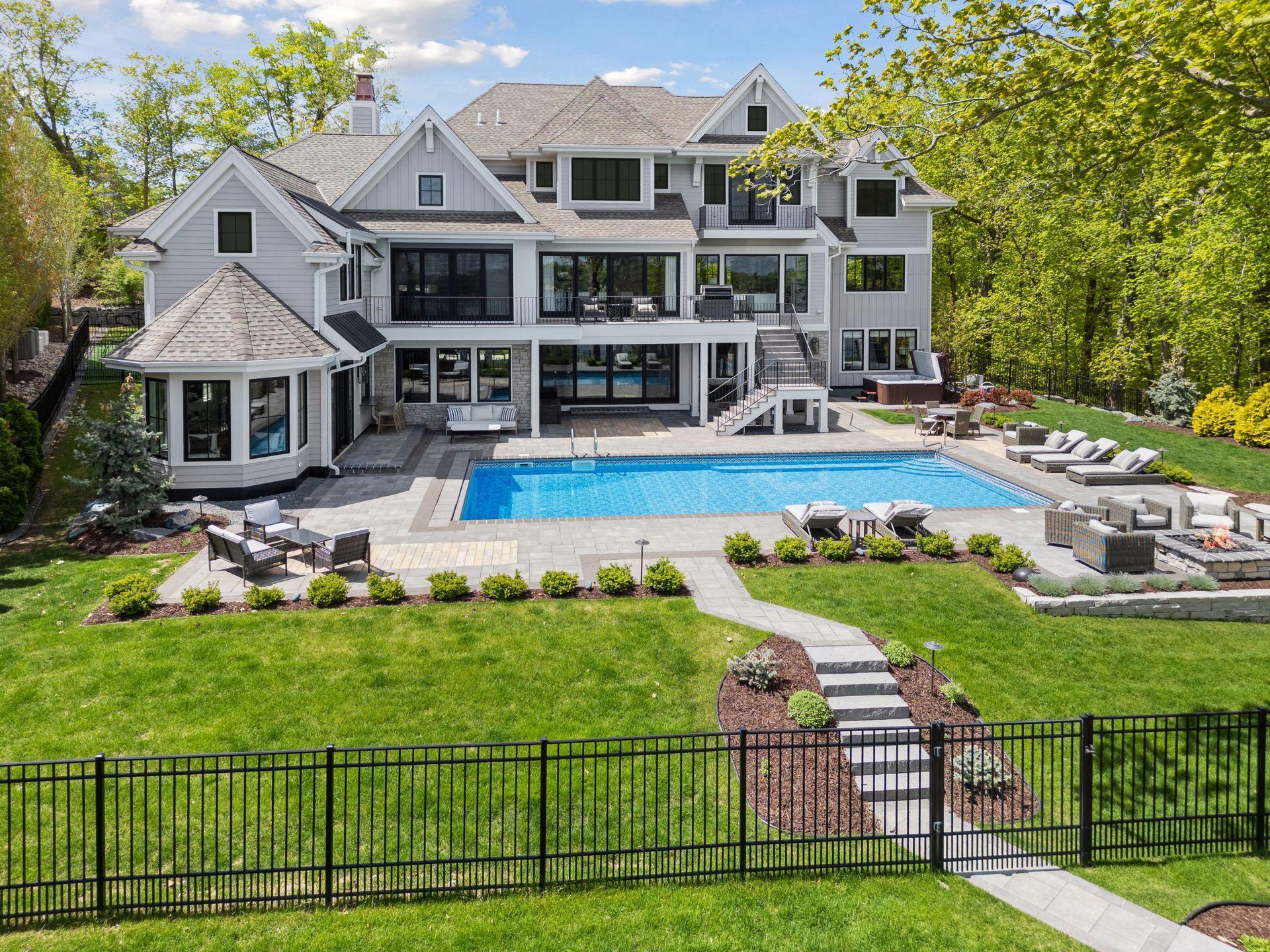 6445 Hawks Pointe Lane