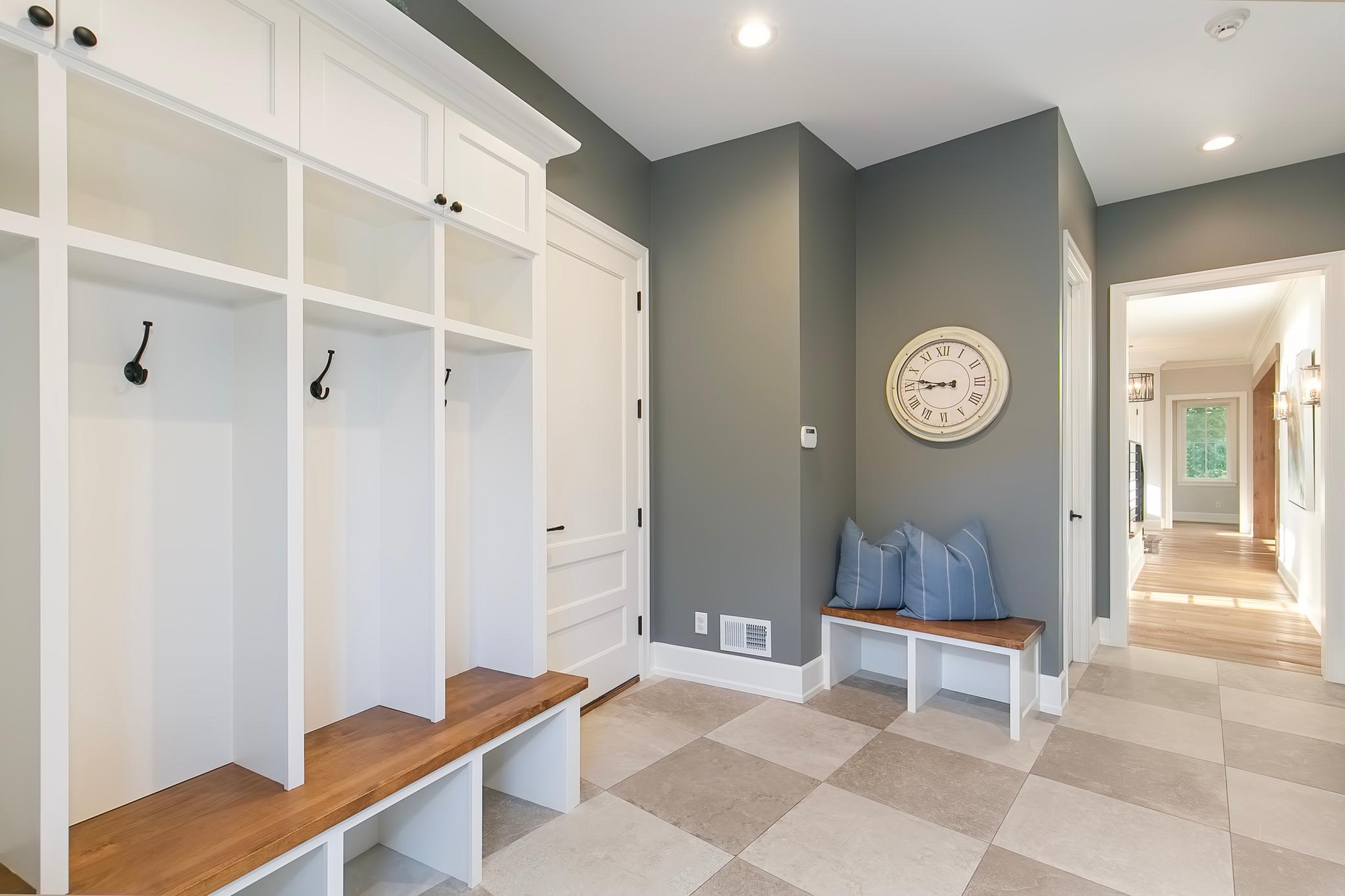 6445 Hawks Pointe Lane