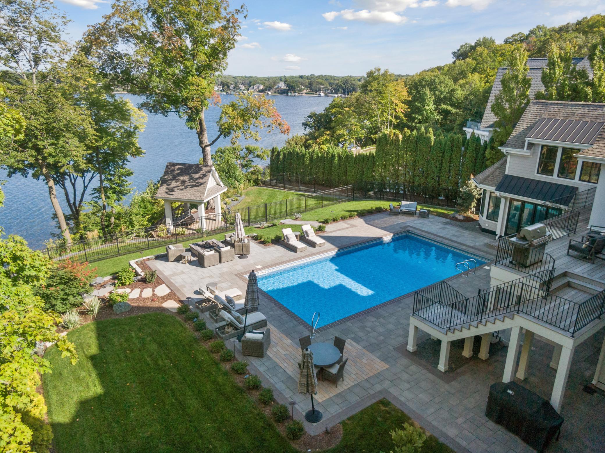 6445 Hawks Pointe Lane