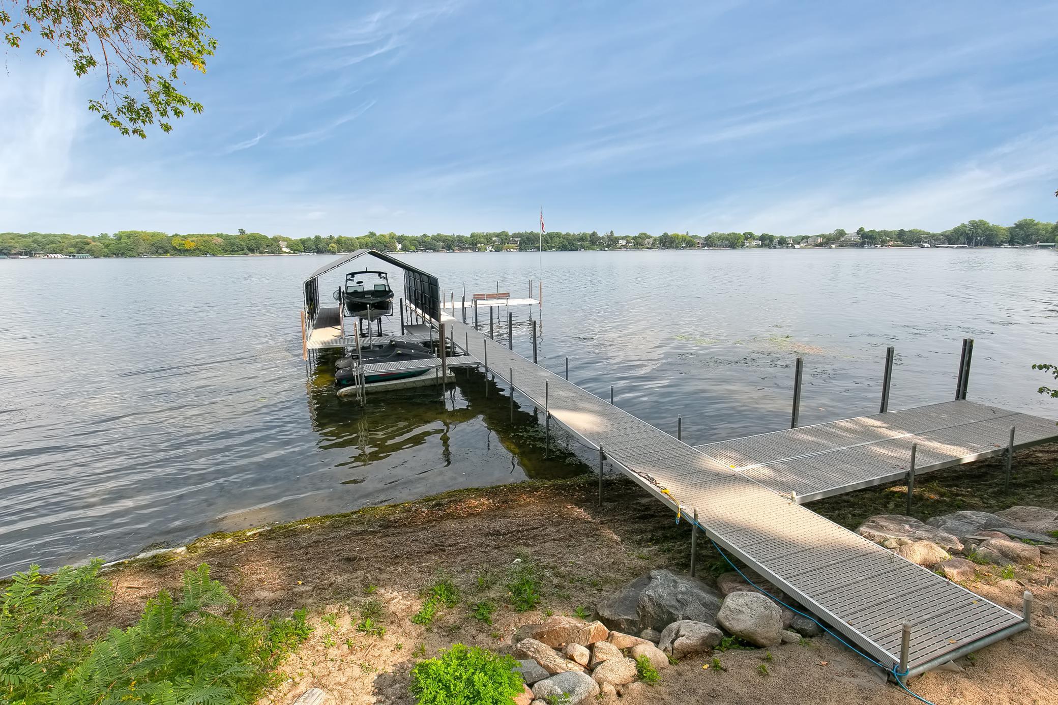 6445 Hawks Pointe Lane