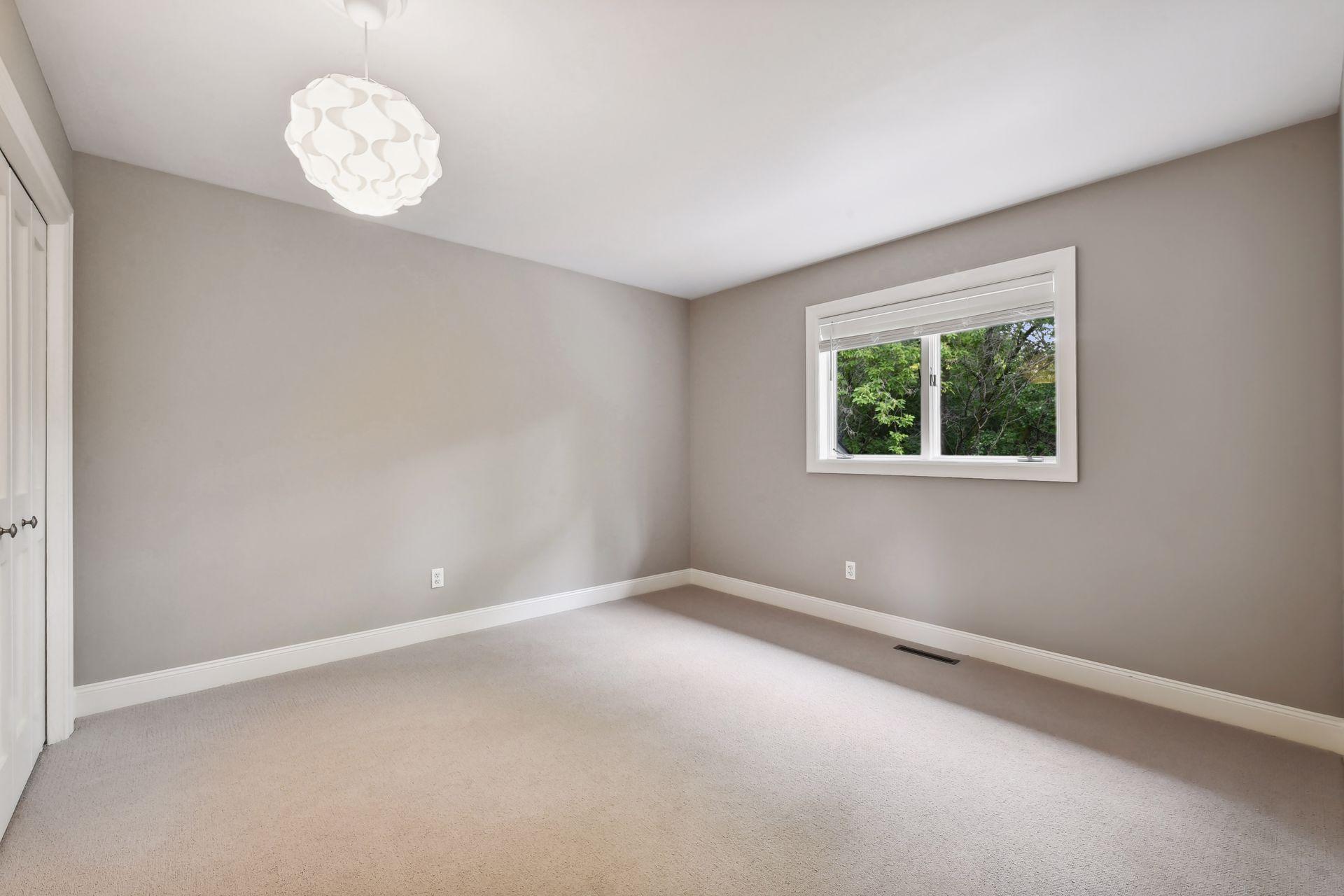 18607 South Lane