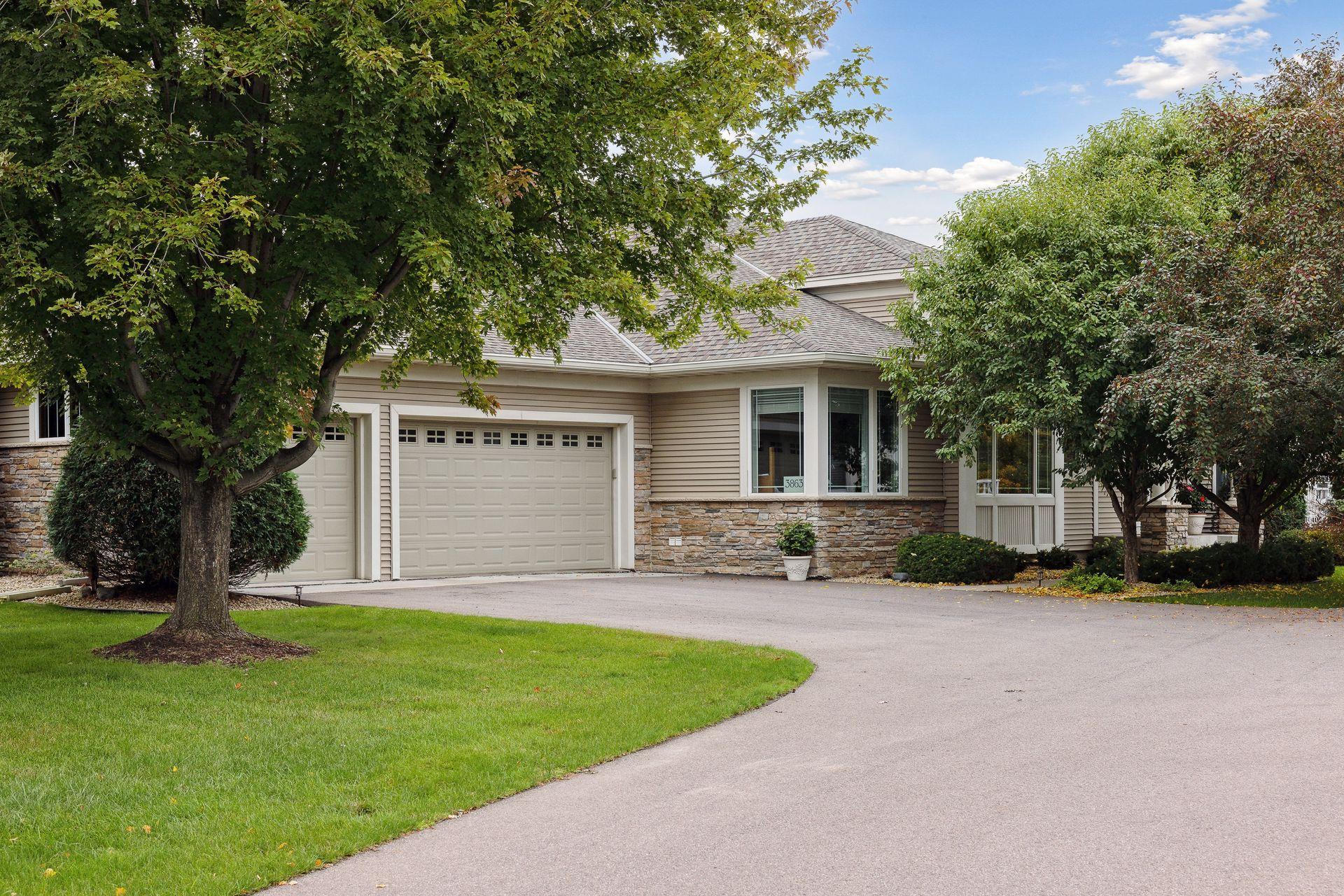3863 Linden Drive W