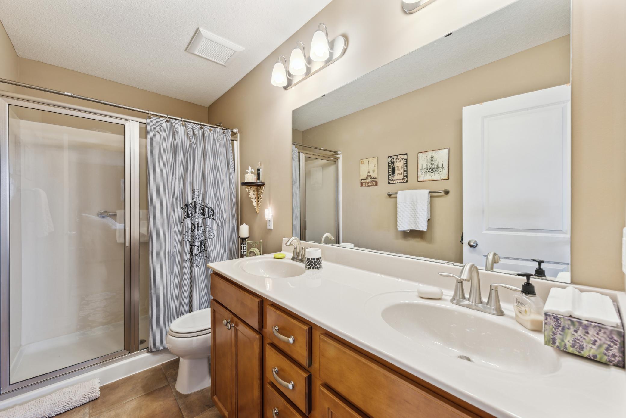1806 Colonial Lane Unit: 4