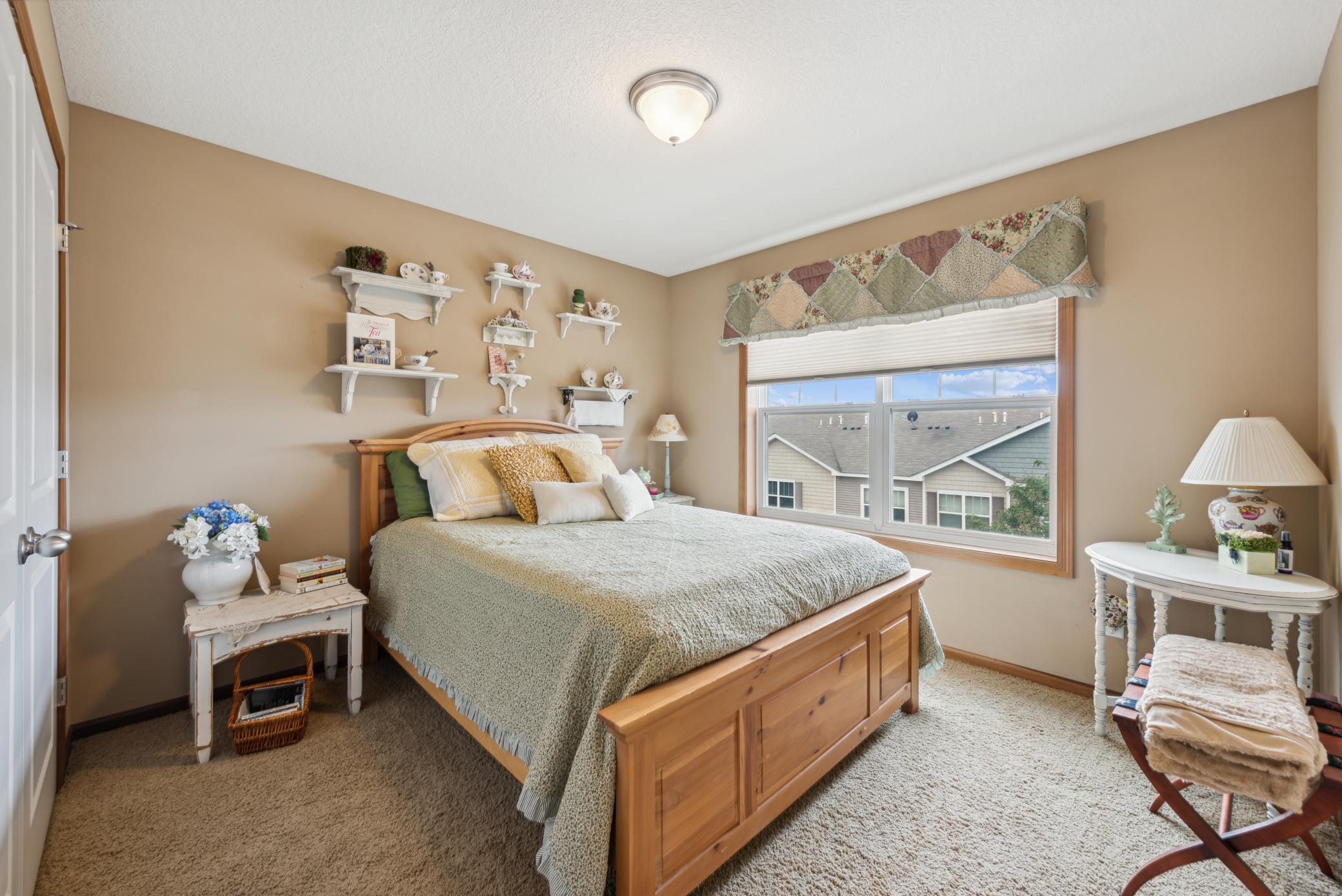 1806 Colonial Lane Unit: 4