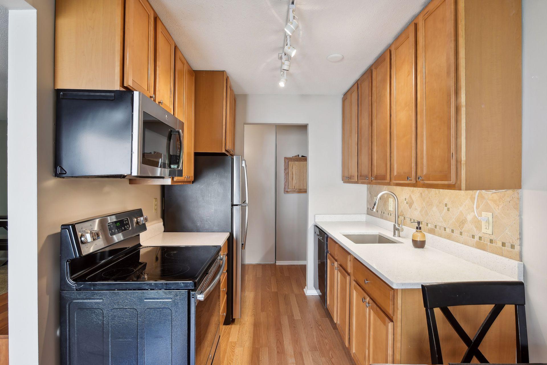 4636 Cedar Lake Road S Unit: 2