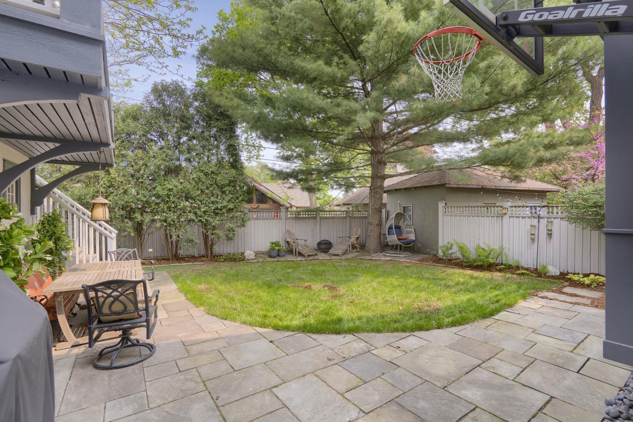 441 Oliver Avenue S