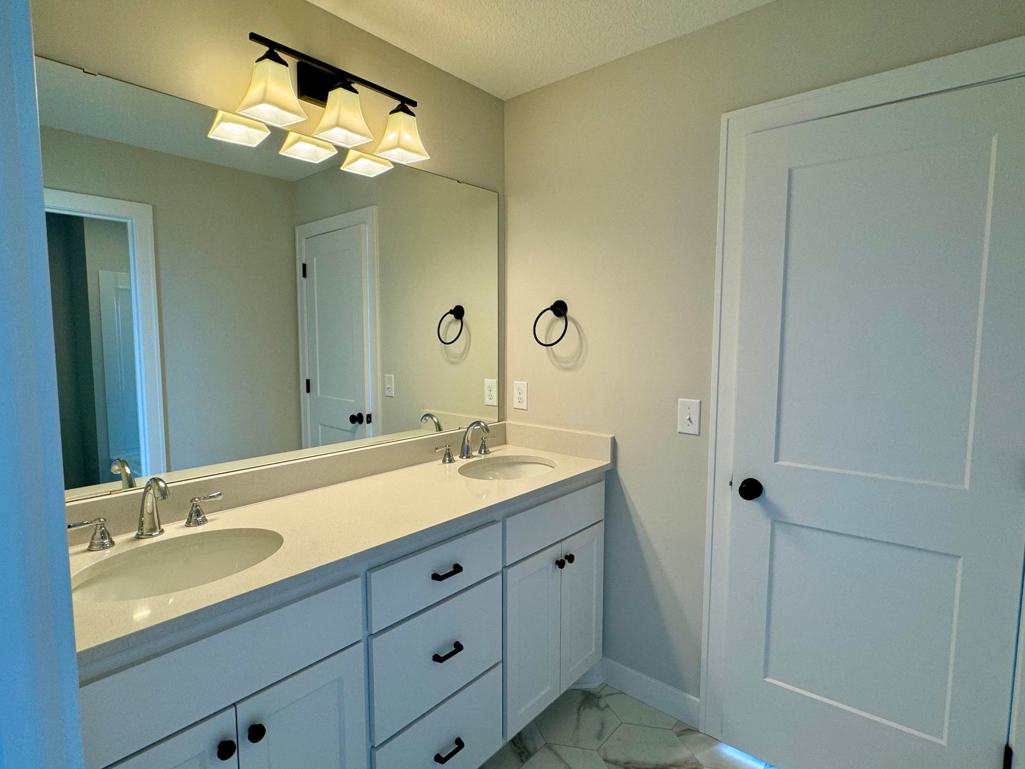 14519 Kingsview Lane N