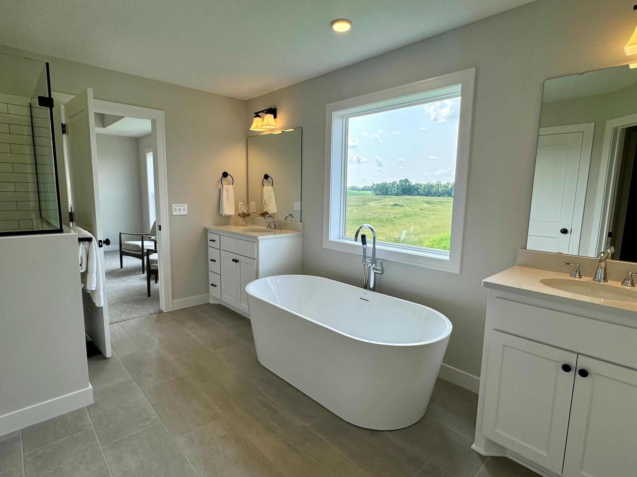 14519 Kingsview Lane N