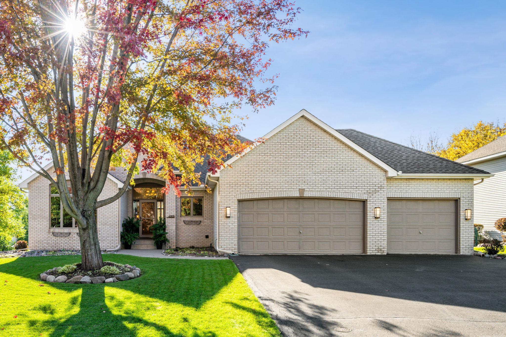 4205 Pineview Lane N