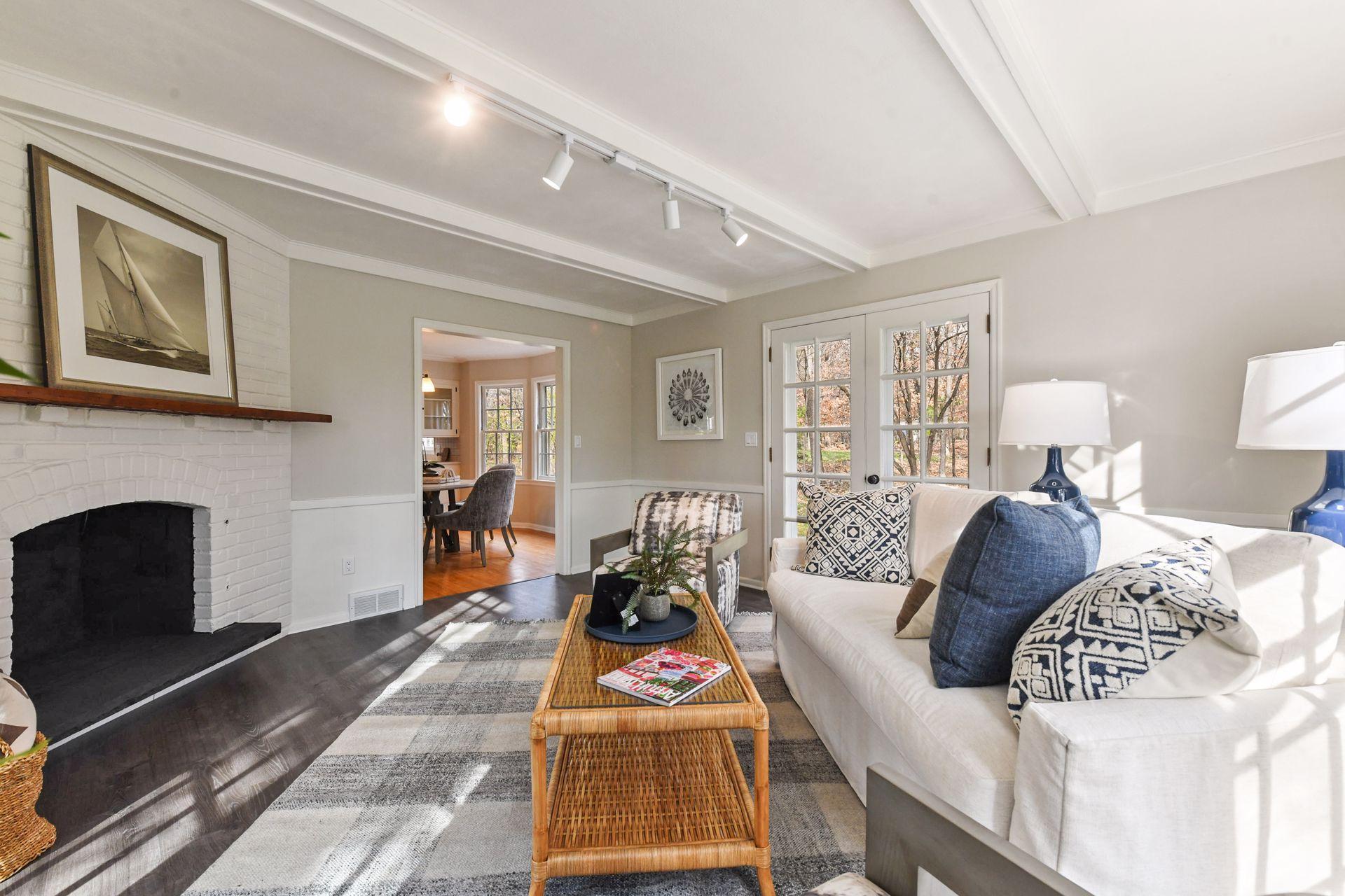 2701 Pence Lane