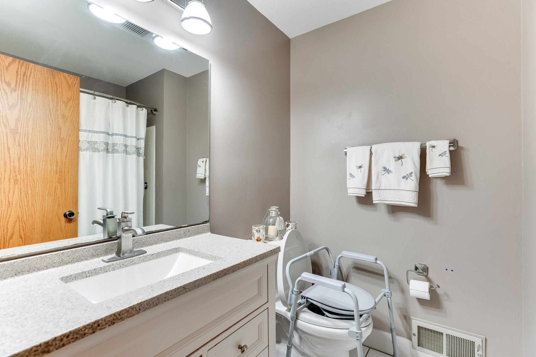 4360 Buckingham Court Unit: 1504