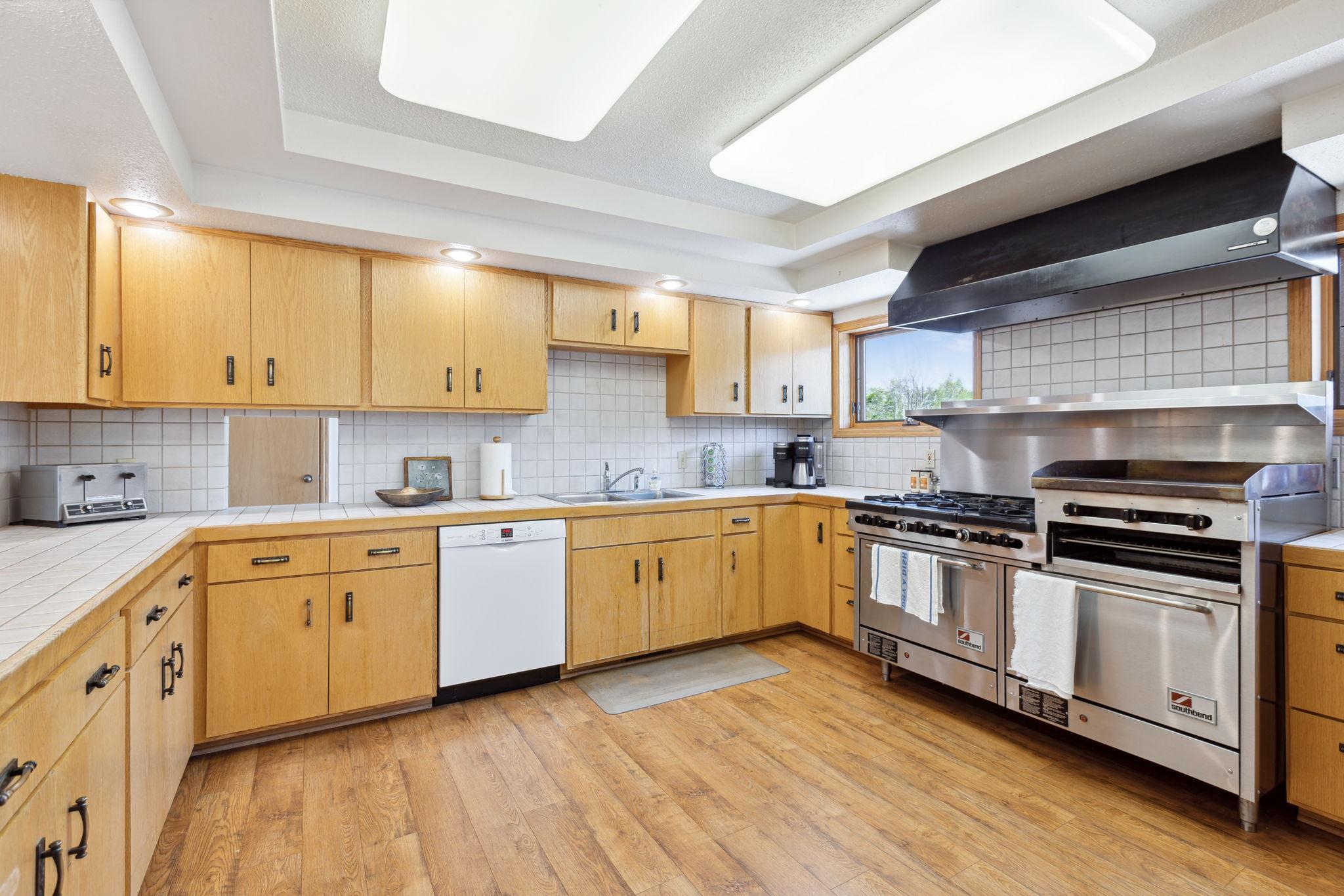 1562 Bolton Drive NW