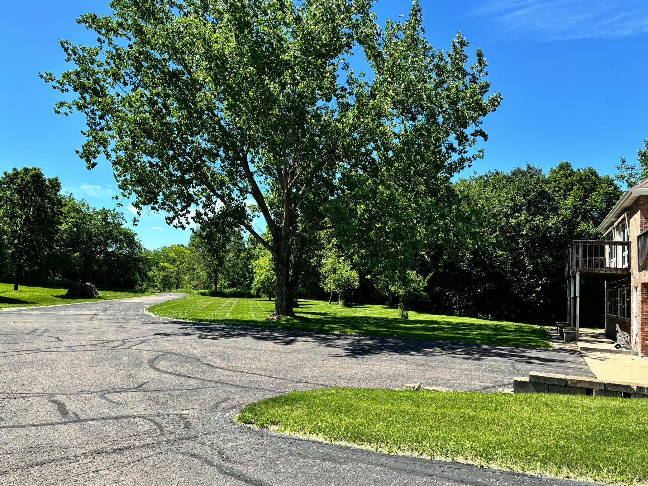 1562 Bolton Drive NW