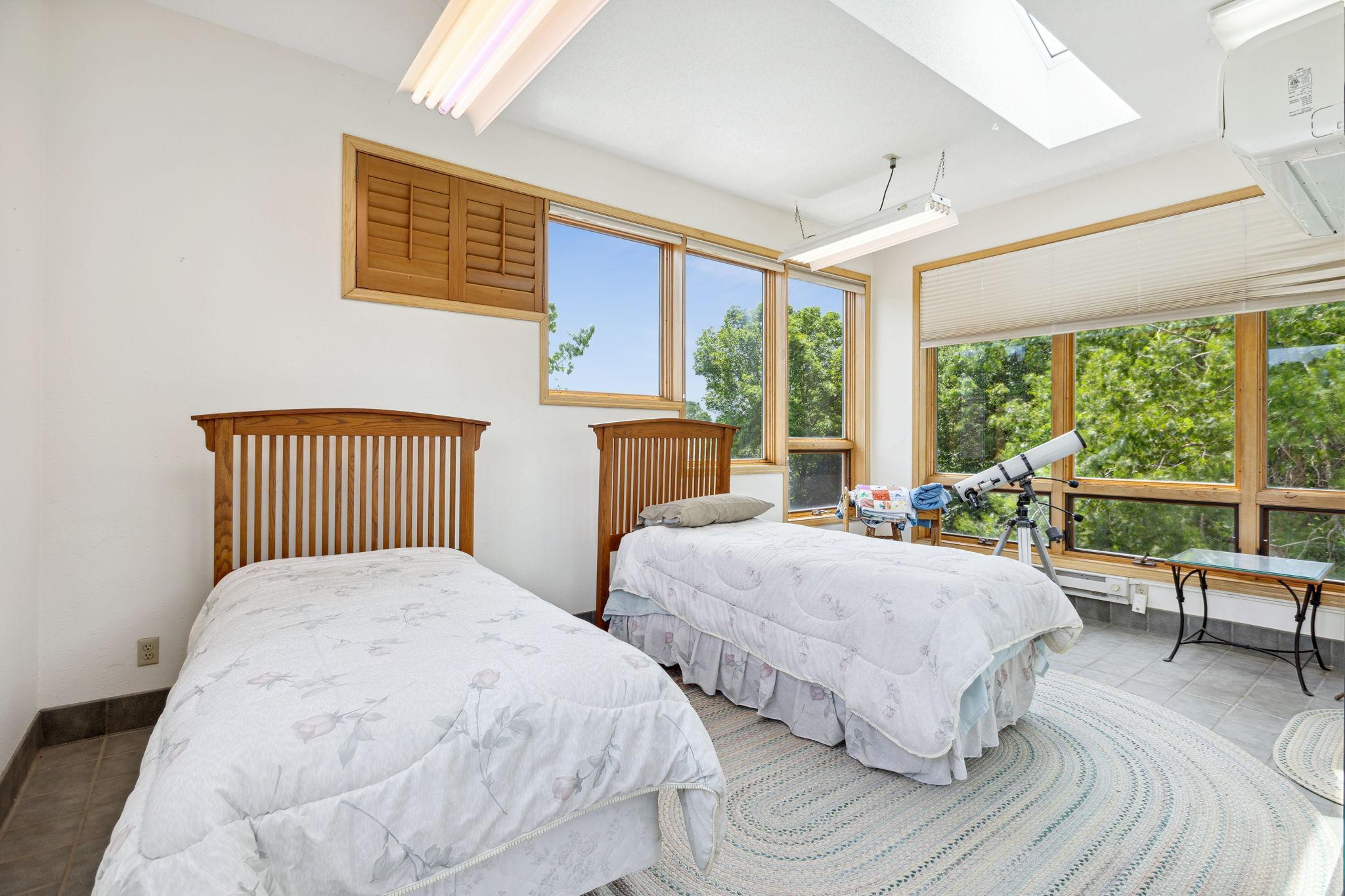 1562 Bolton Drive NW