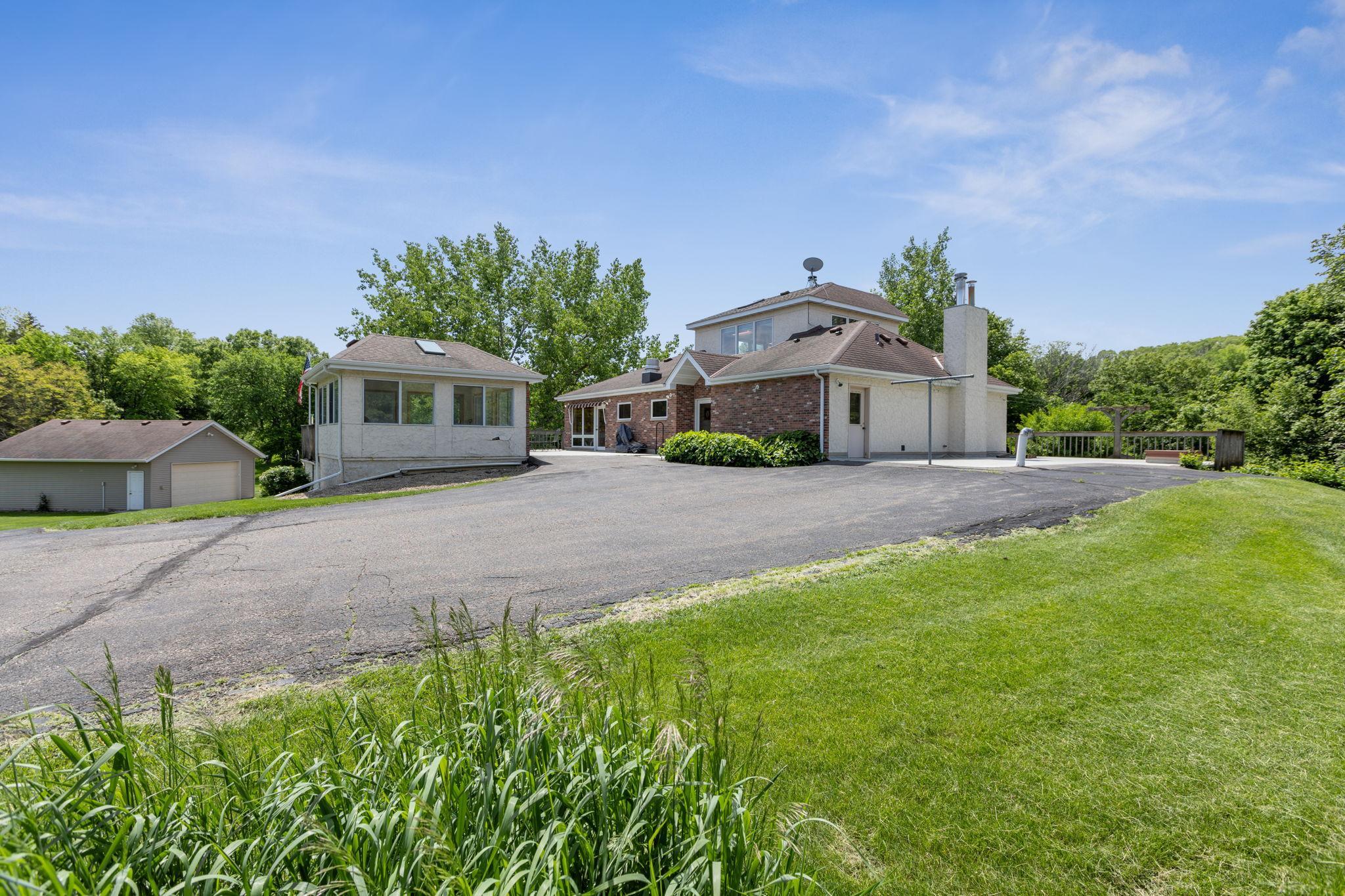 1562 Bolton Drive NW