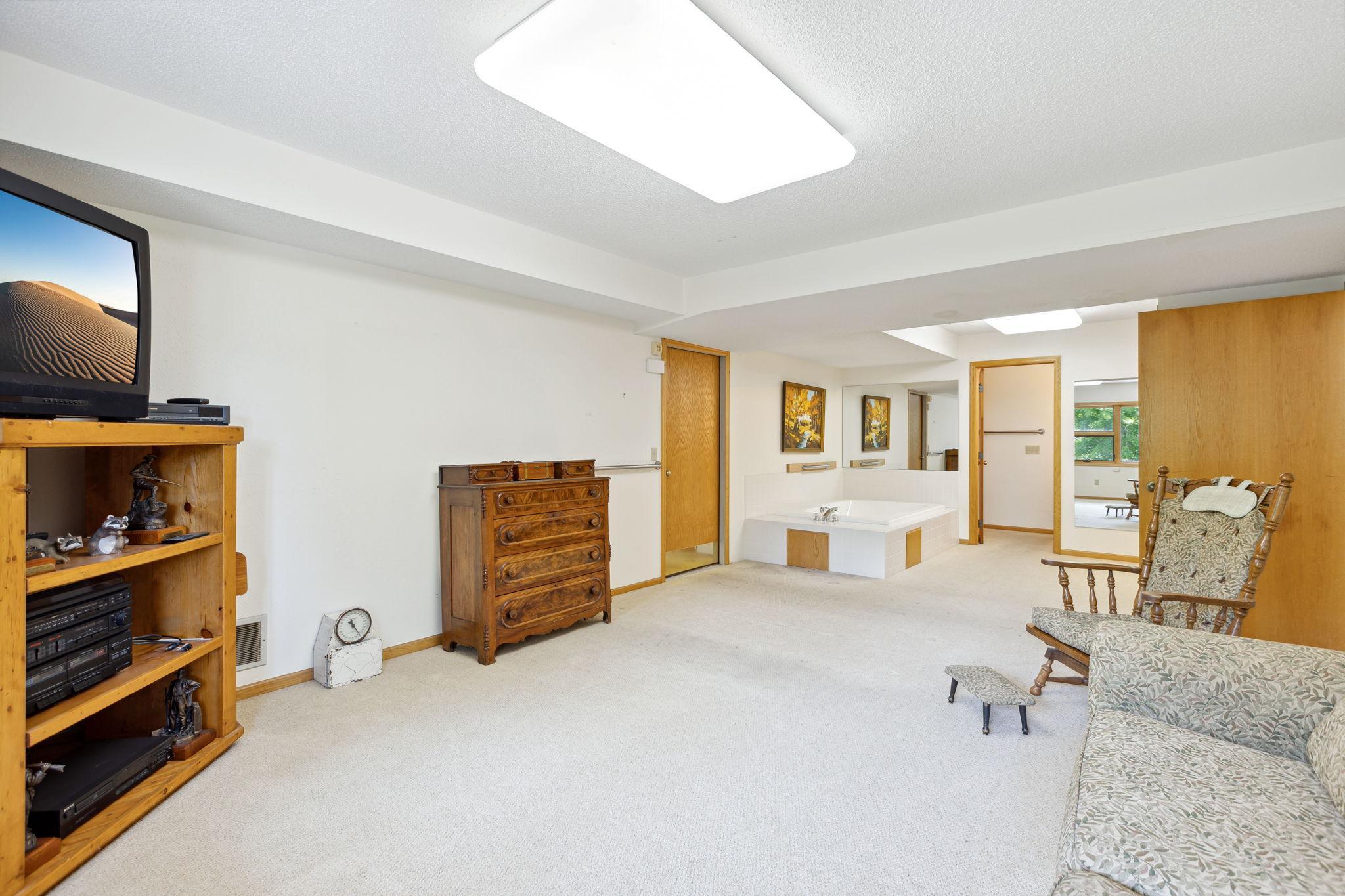 1562 Bolton Drive NW