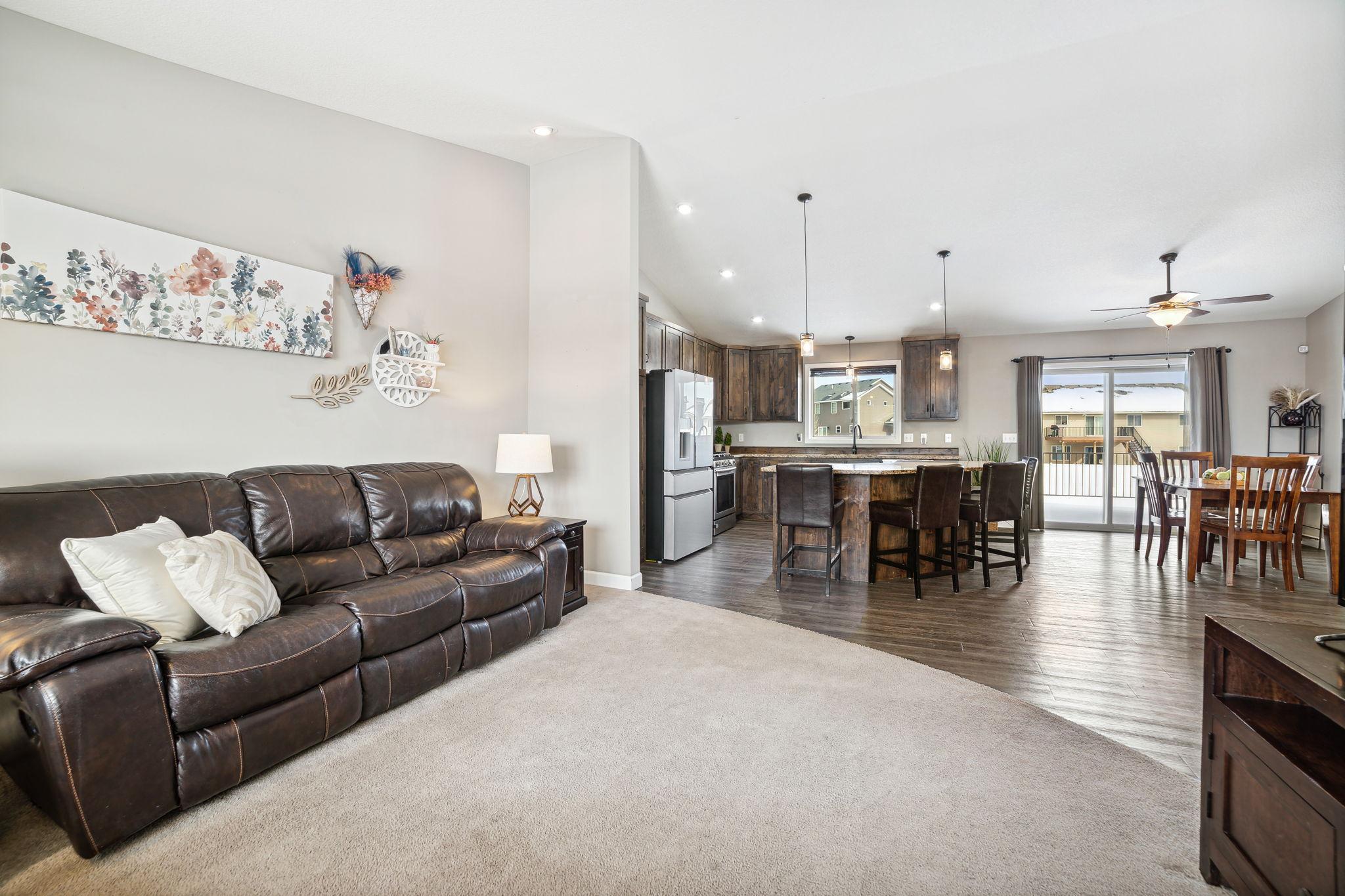 933 Farmers Ridge Trail