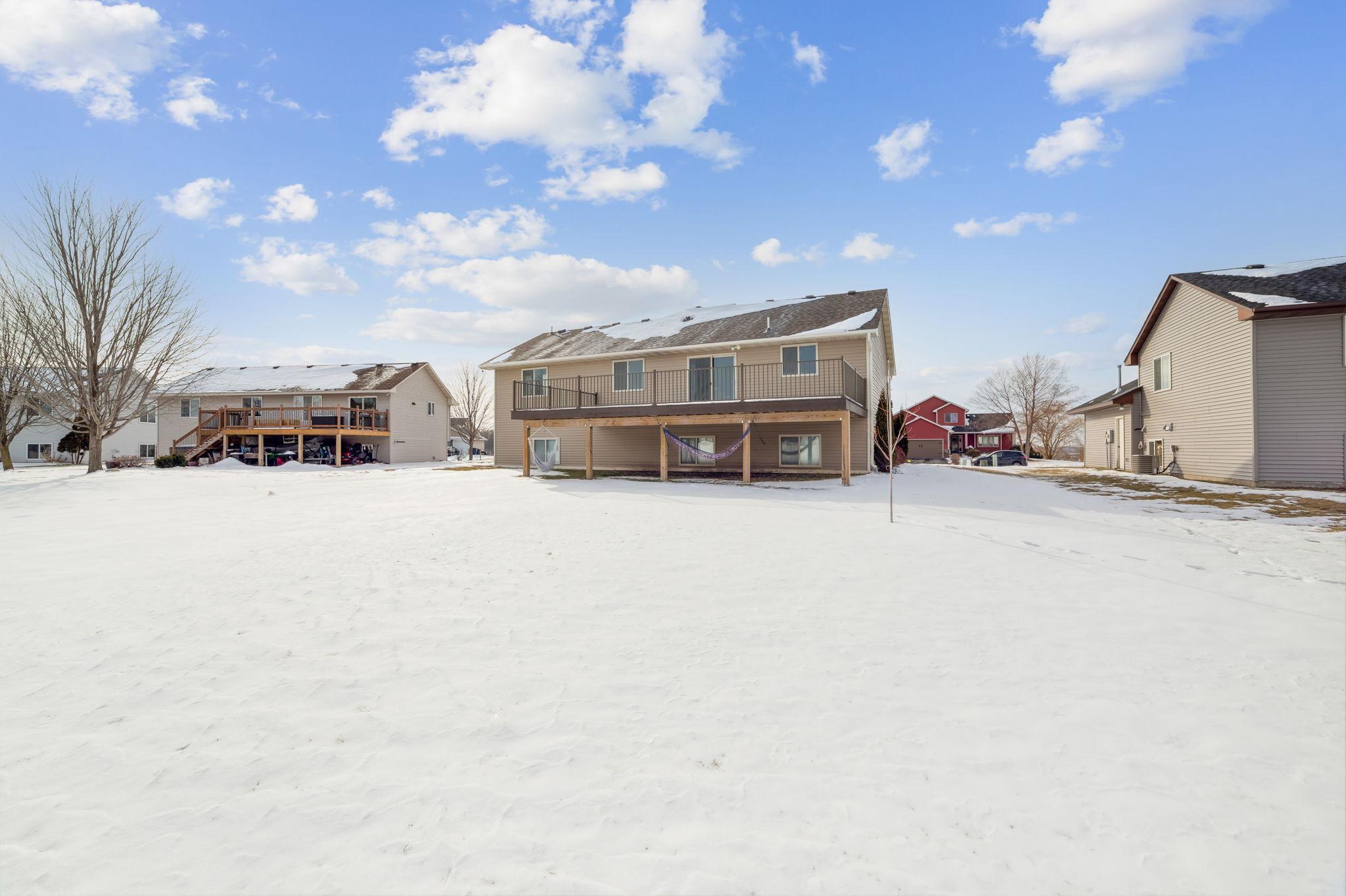 933 Farmers Ridge Trail