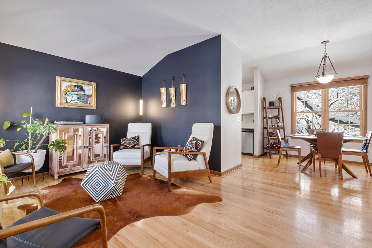 8925 Knollwood Drive