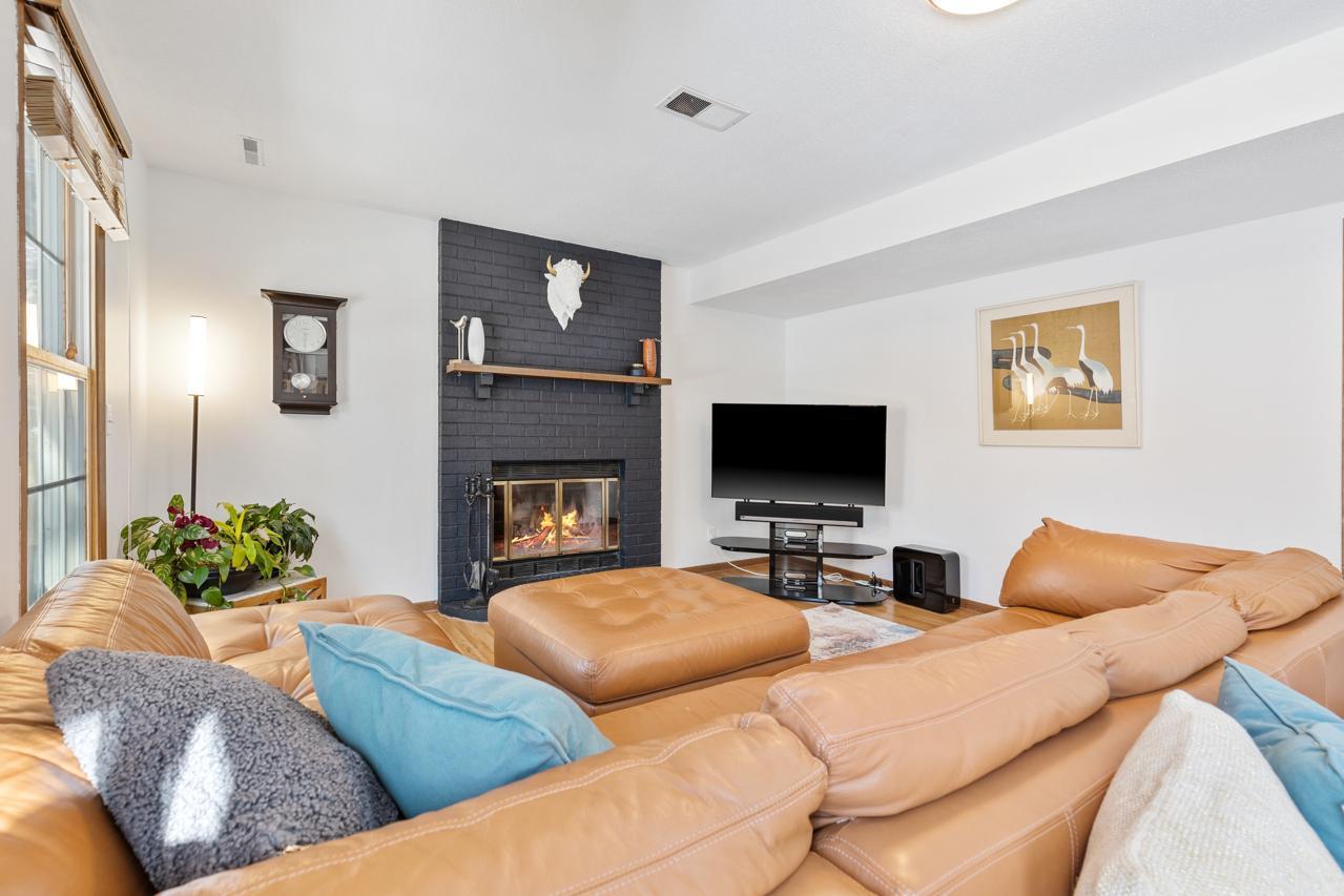 8925 Knollwood Drive