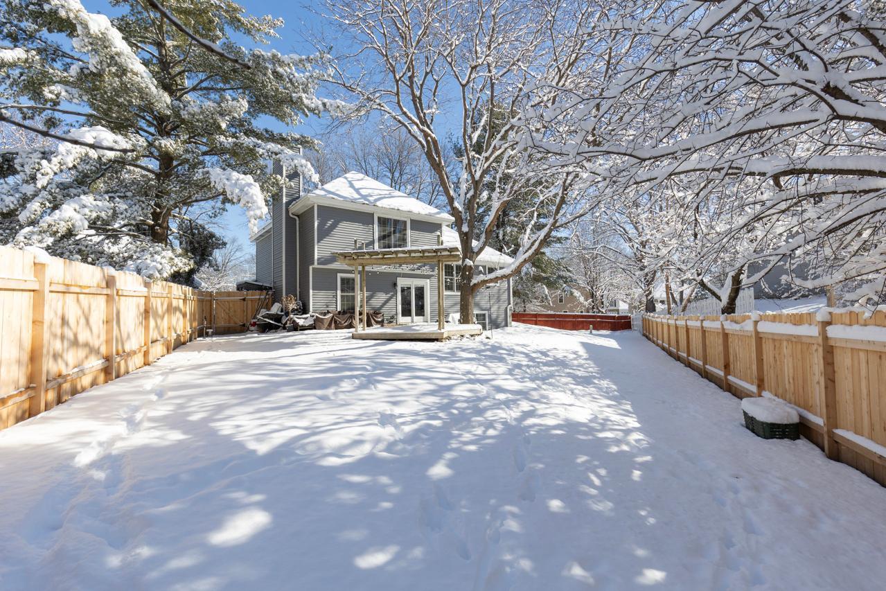 8925 Knollwood Drive