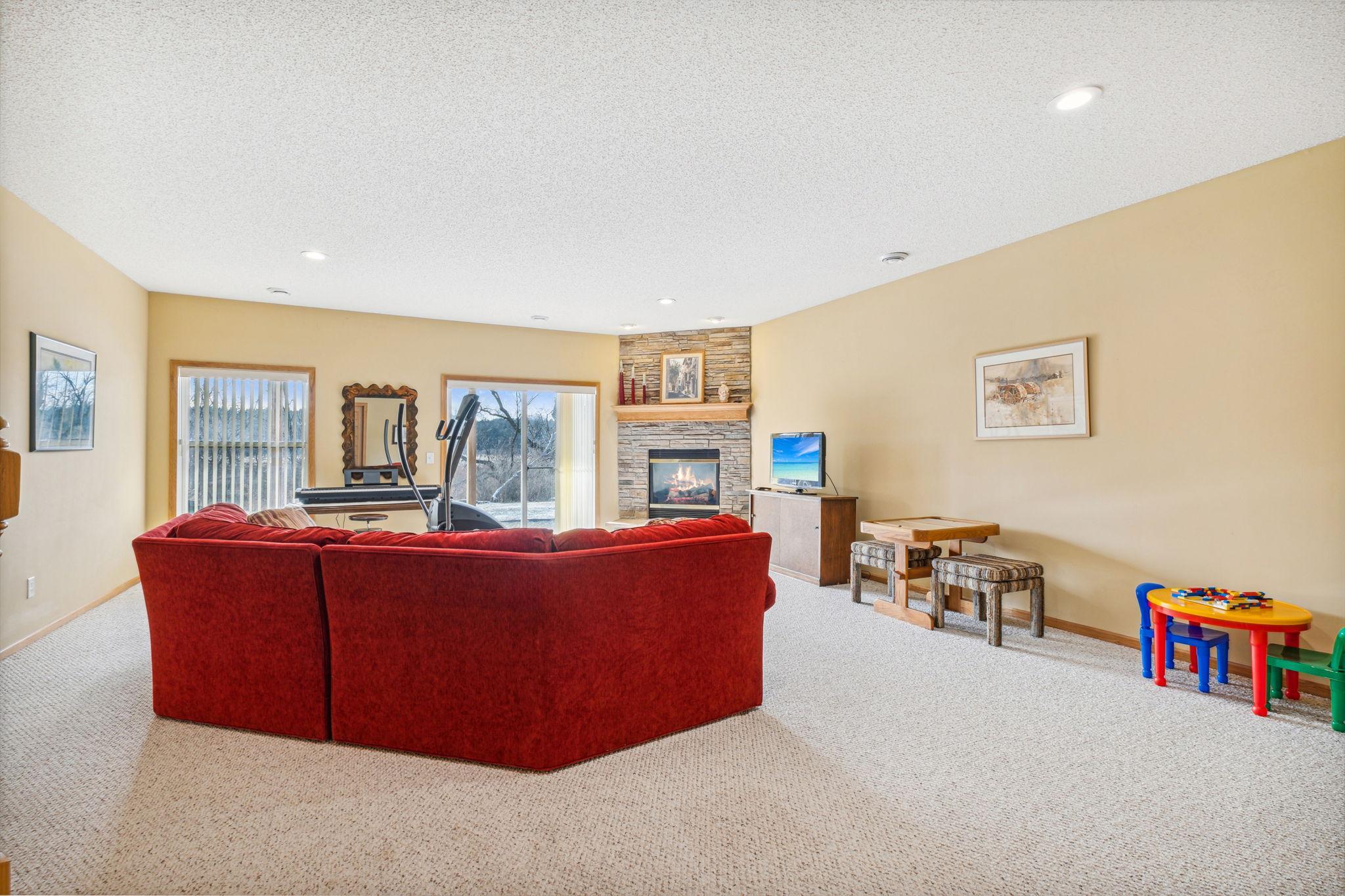 832 Woodduck Drive