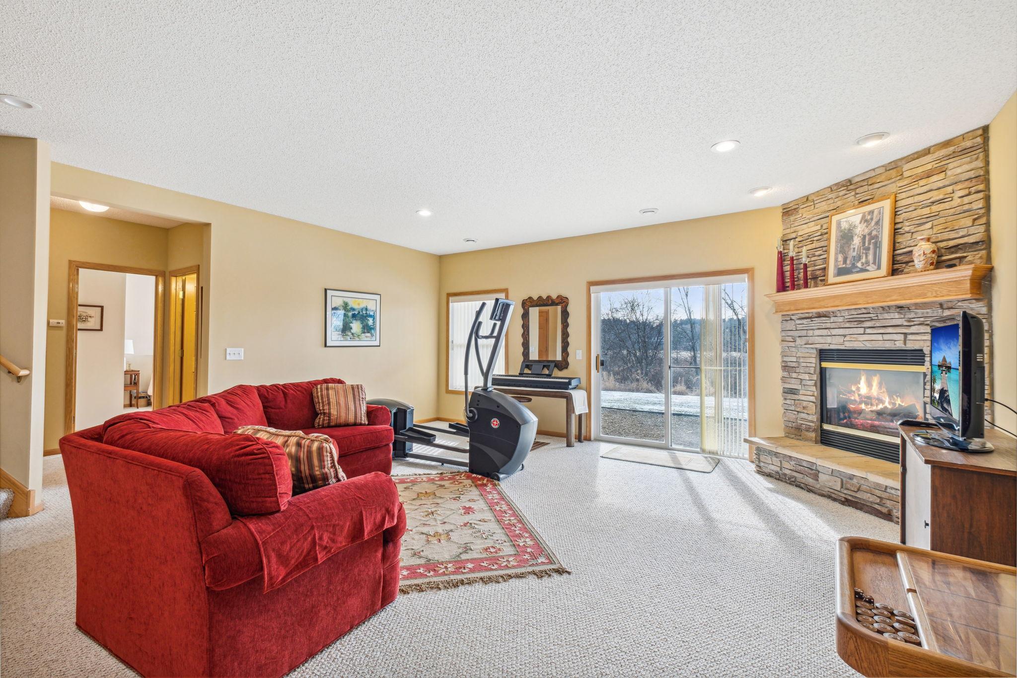 832 Woodduck Drive
