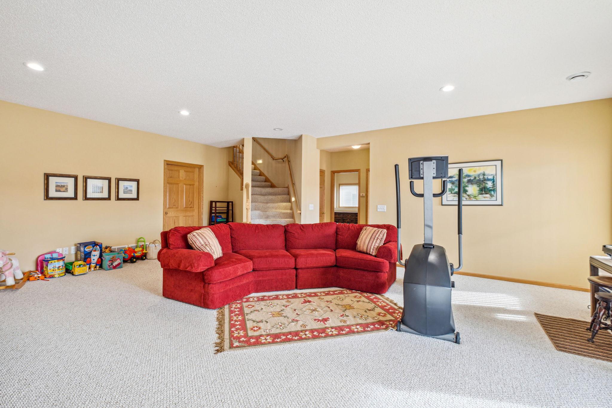 832 Woodduck Drive