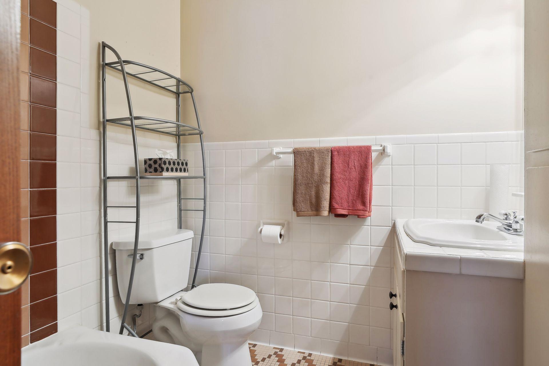 7000 Sandell Avenue Unit: 10