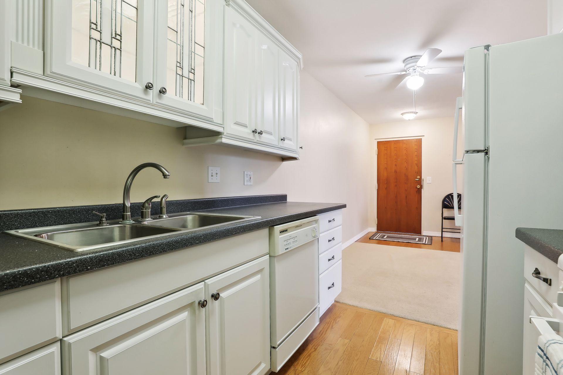 7000 Sandell Avenue Unit: 10
