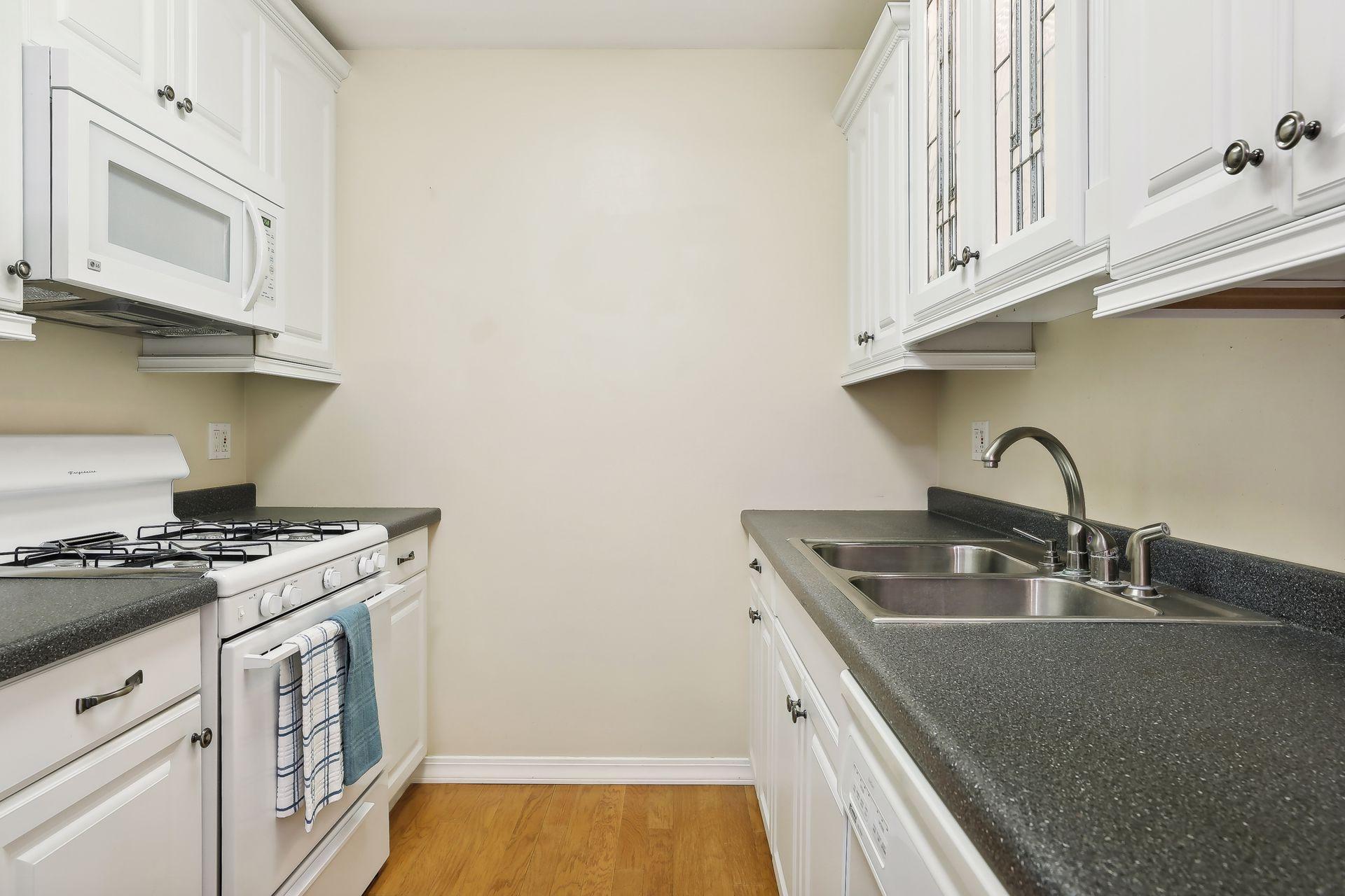 7000 Sandell Avenue Unit: 10