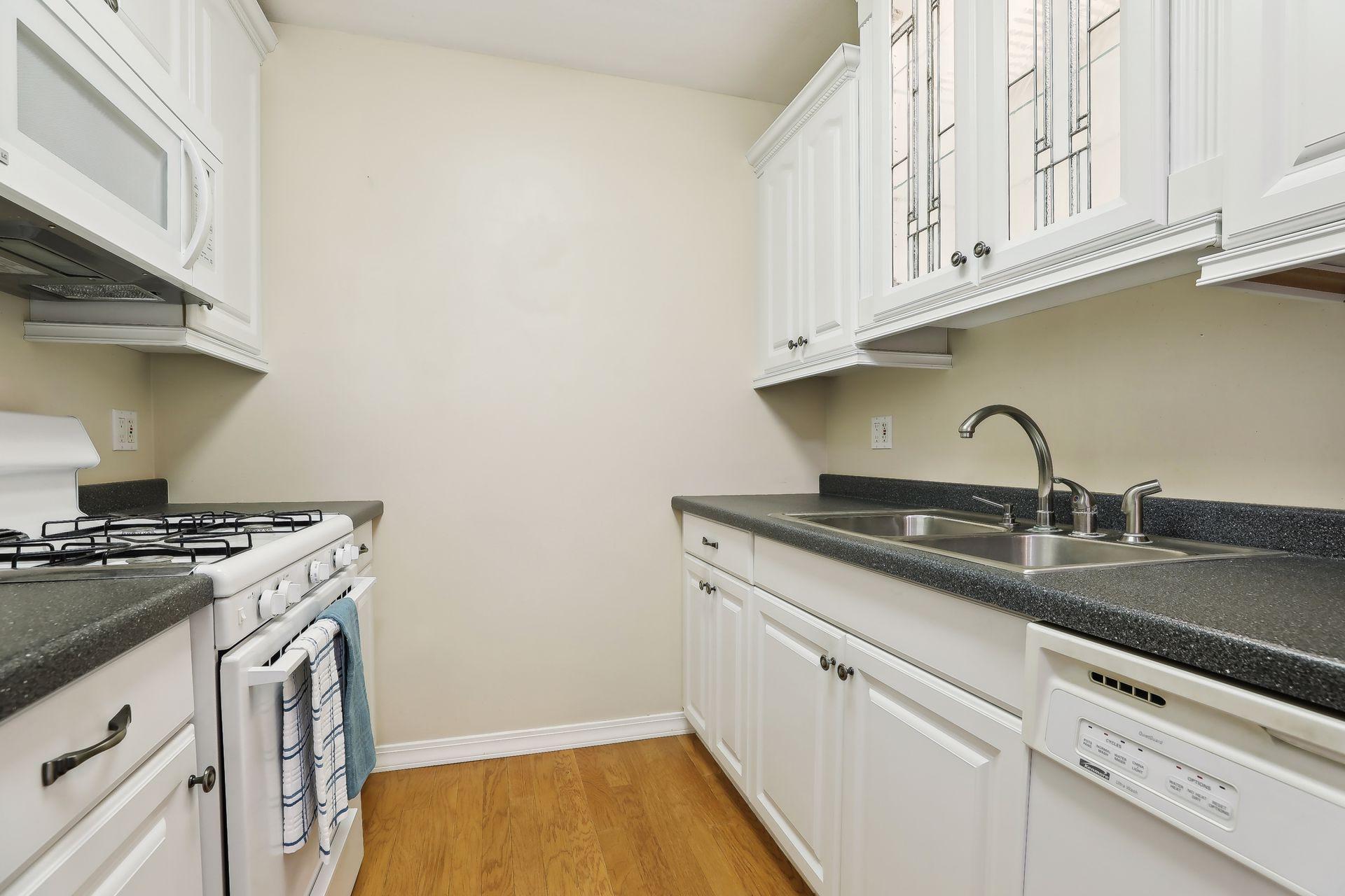 7000 Sandell Avenue Unit: 10