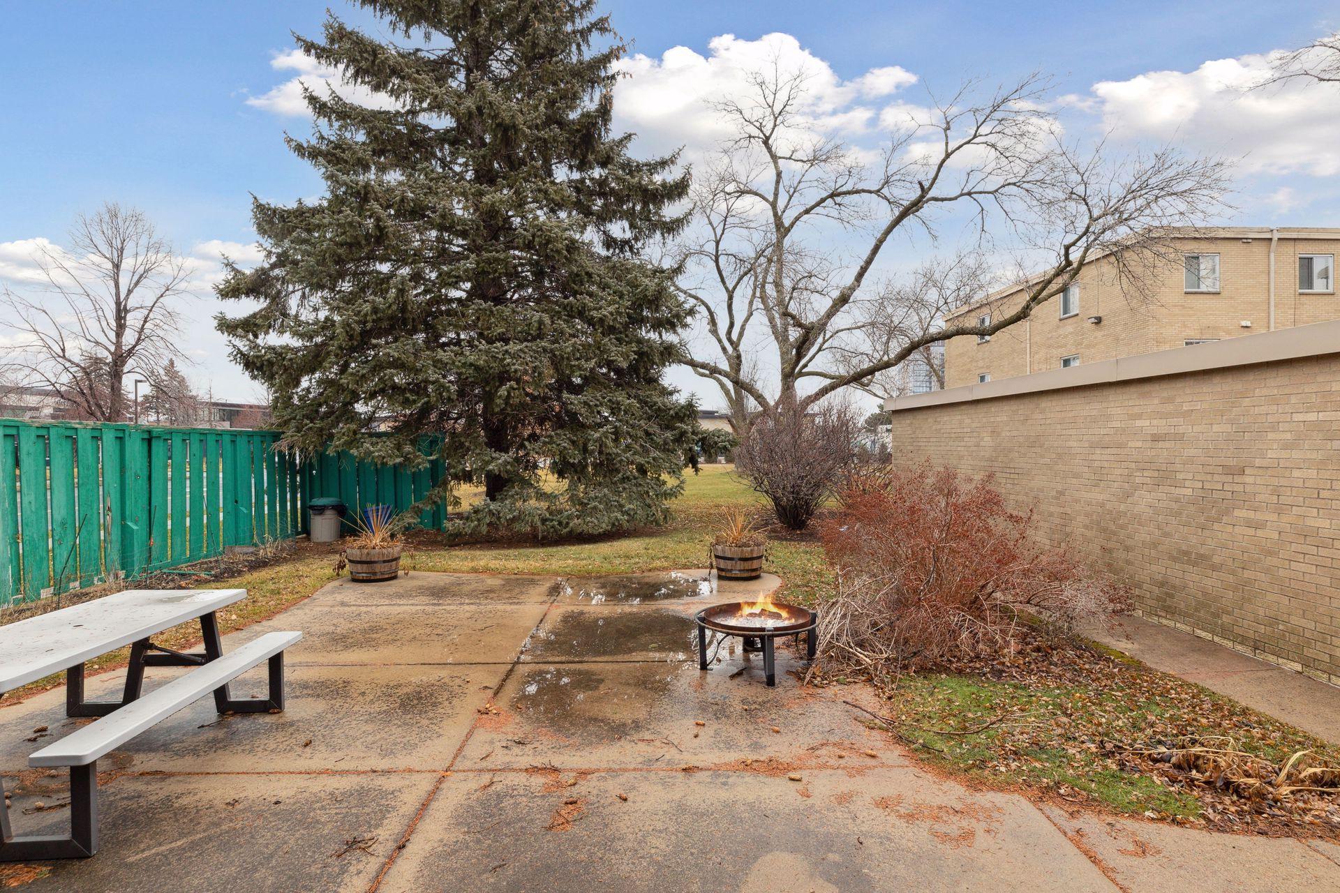 7000 Sandell Avenue Unit: 10