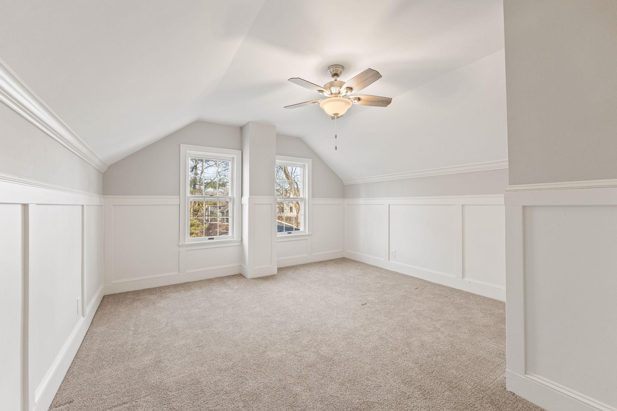 712 Anderson Street W