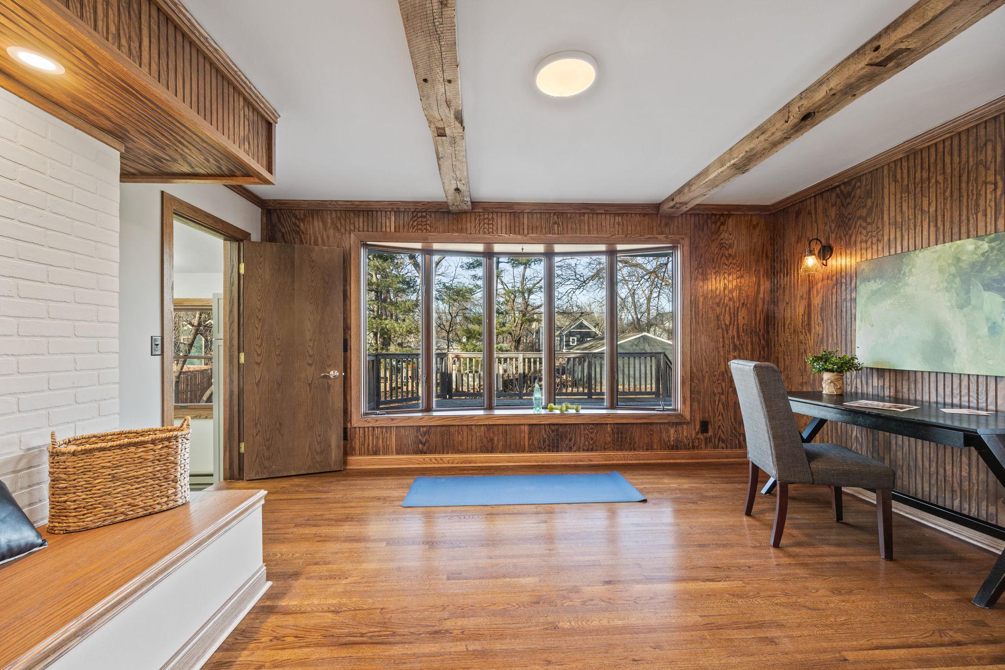 712 Anderson Street W