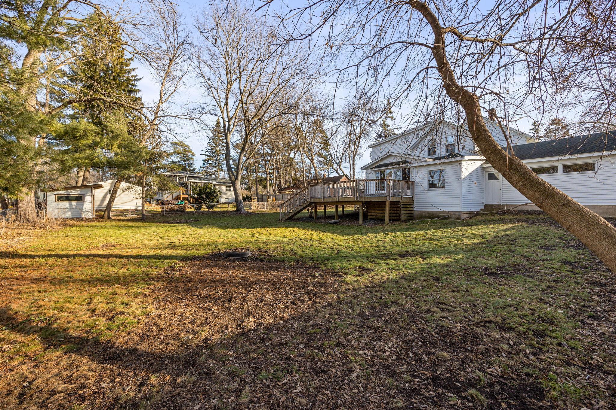 712 Anderson Street W