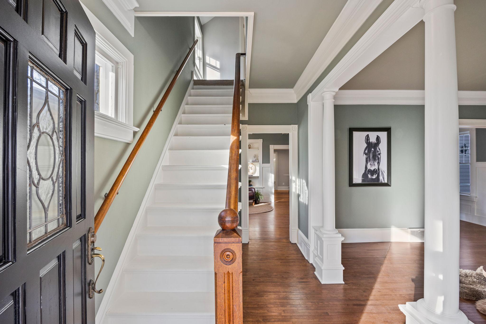 712 Anderson Street W
