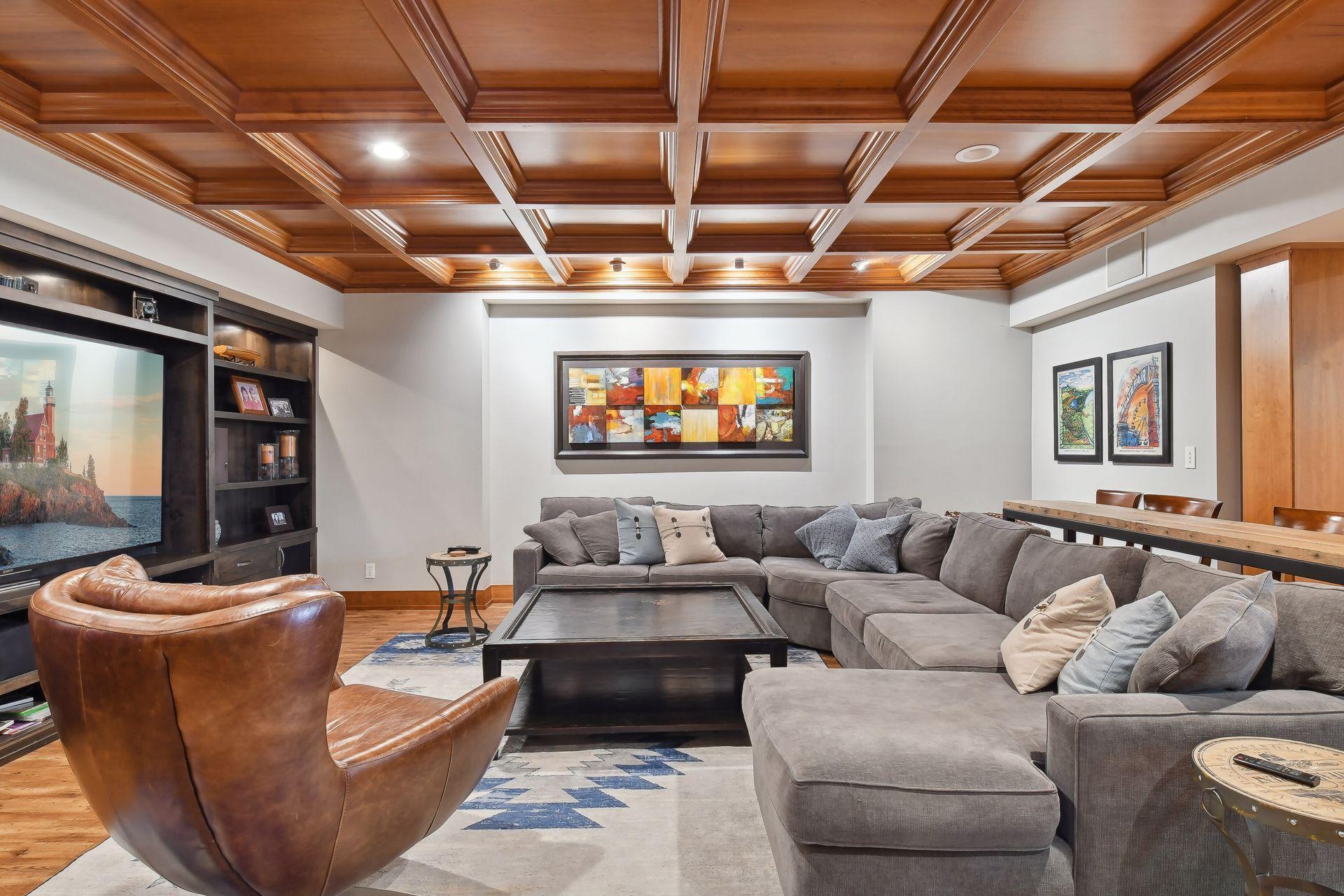 5860 Maple Forest