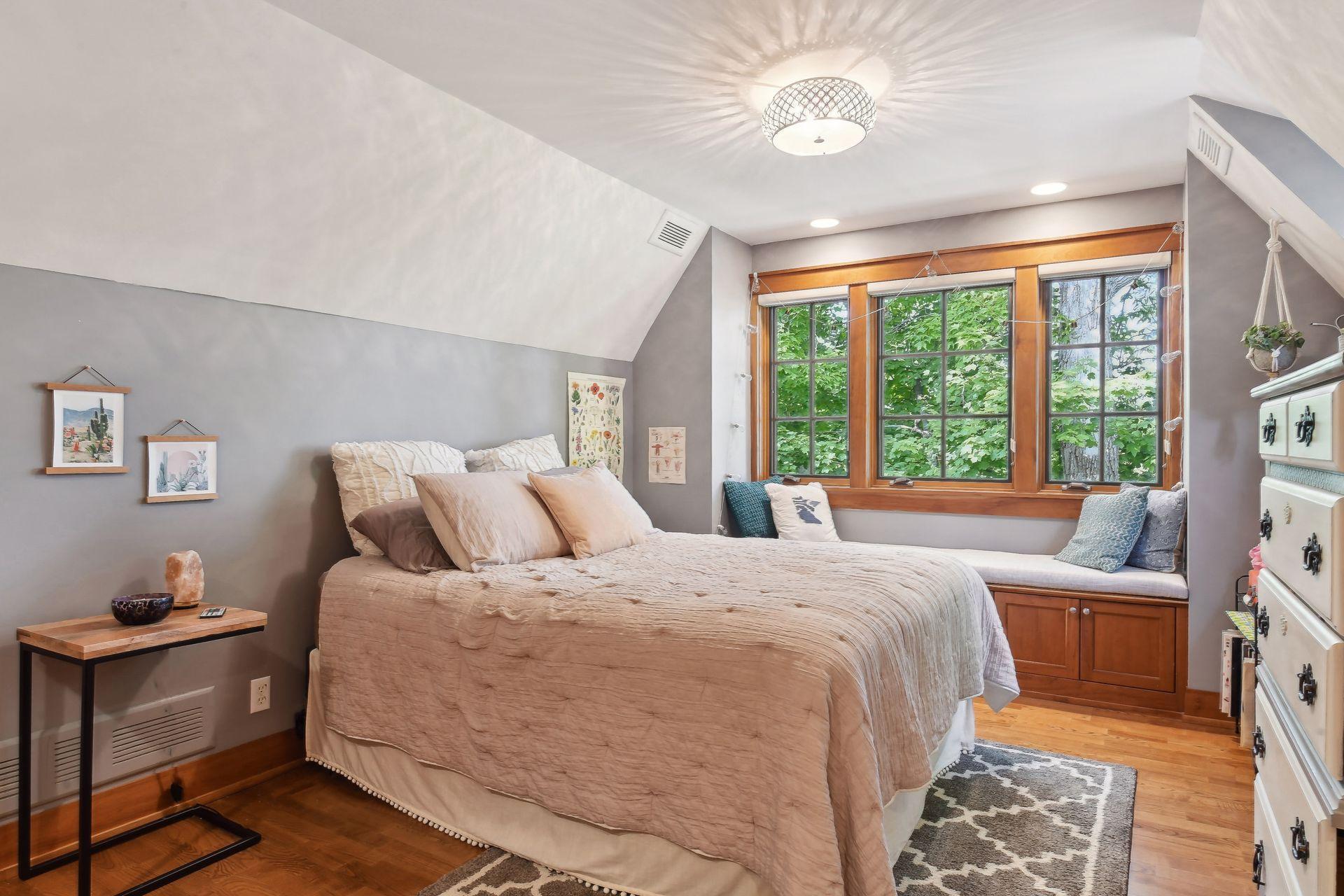 5860 Maple Forest