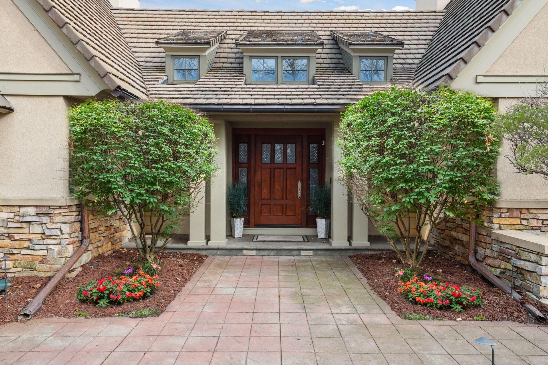 5860 Maple Forest