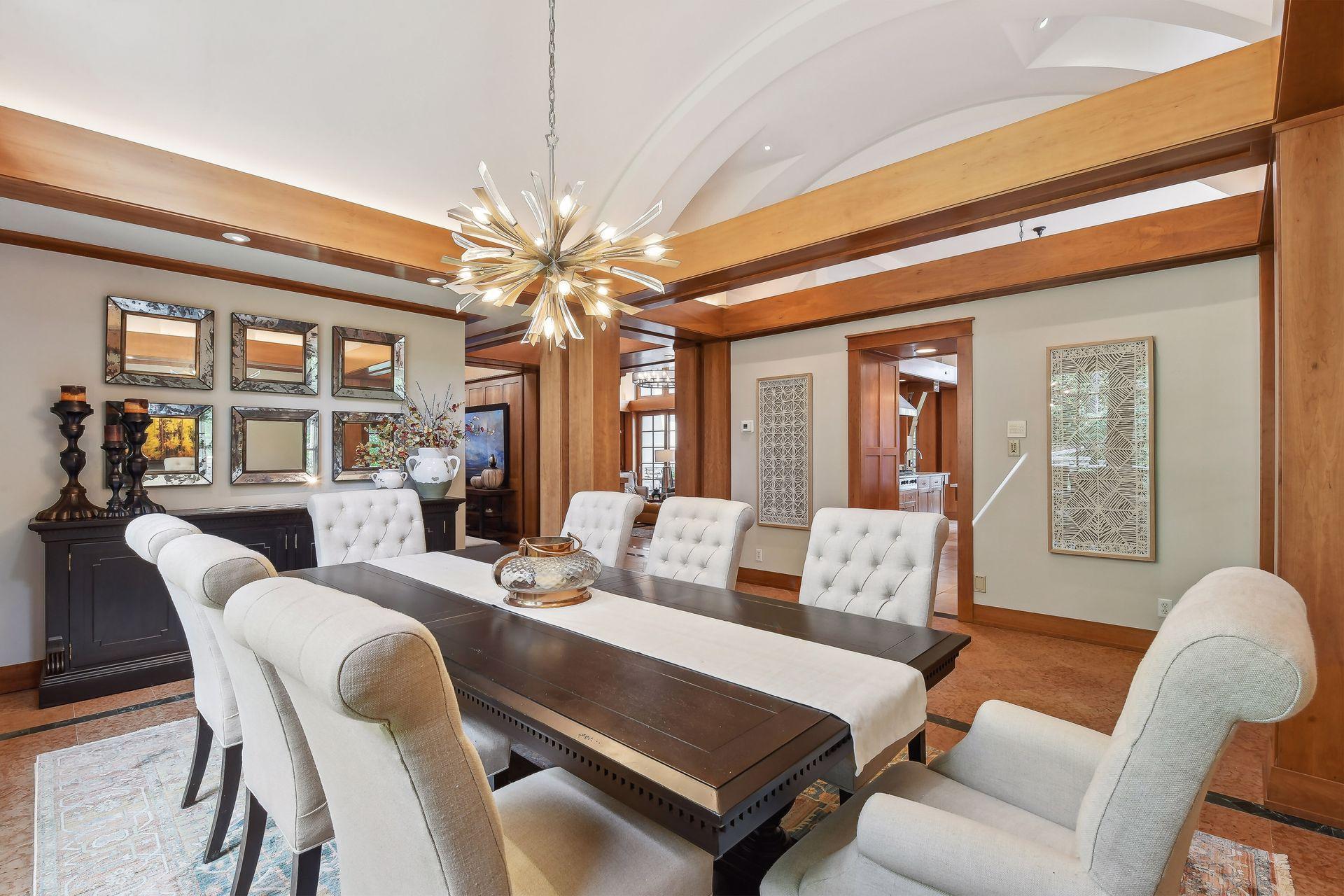 5860 Maple Forest