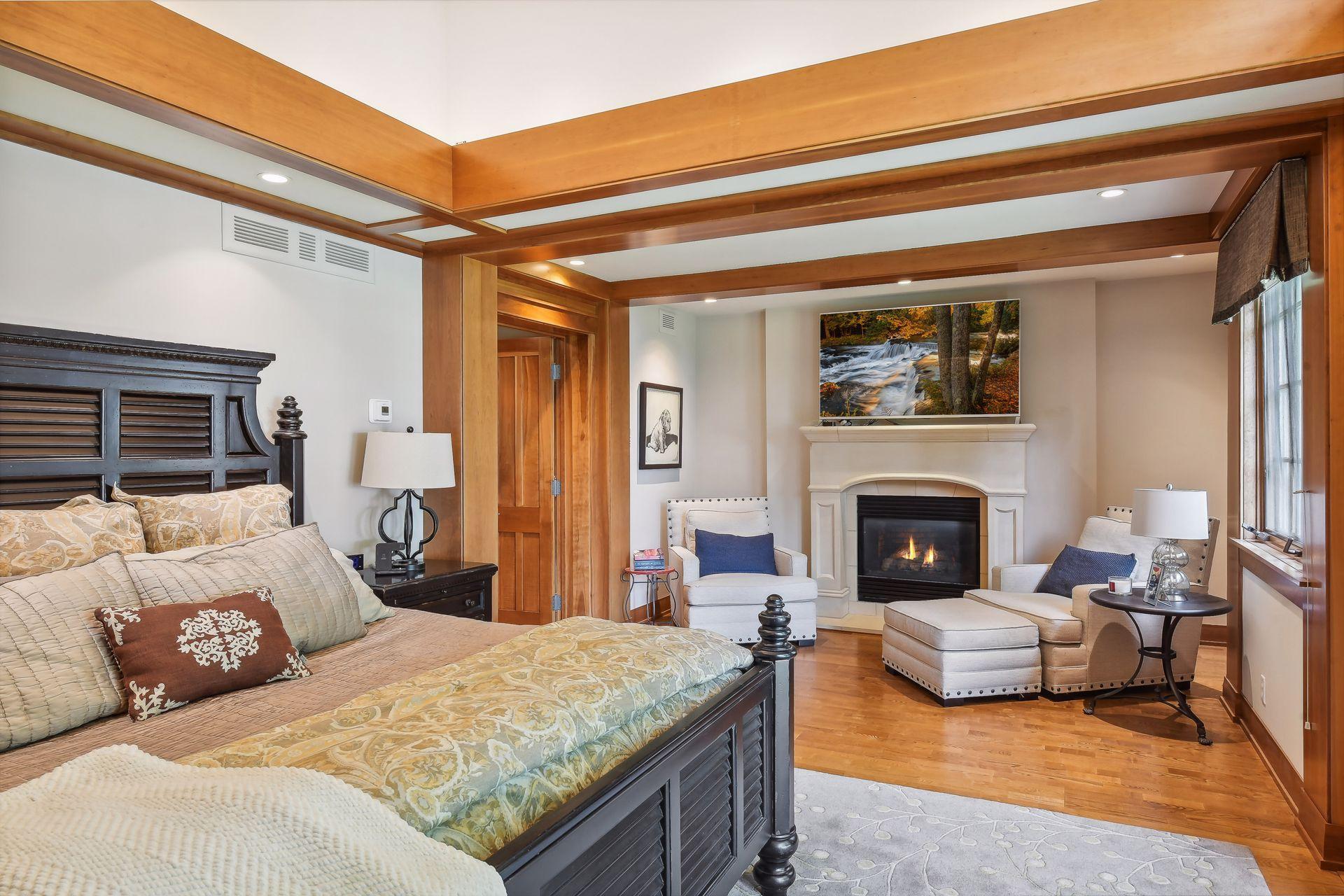 5860 Maple Forest