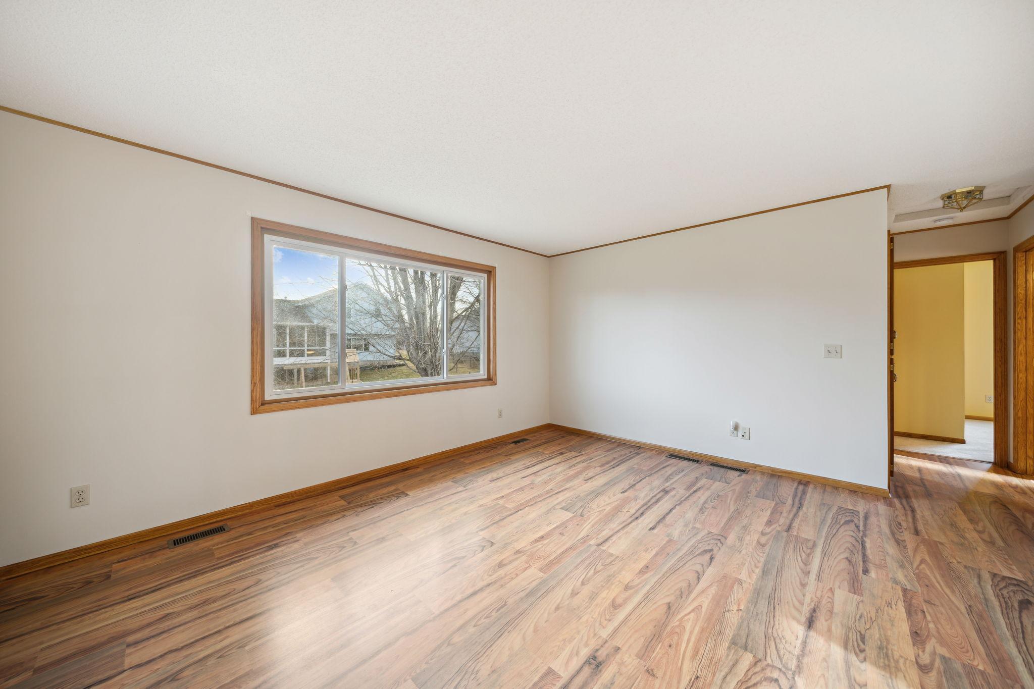 16367 Goodview Trail