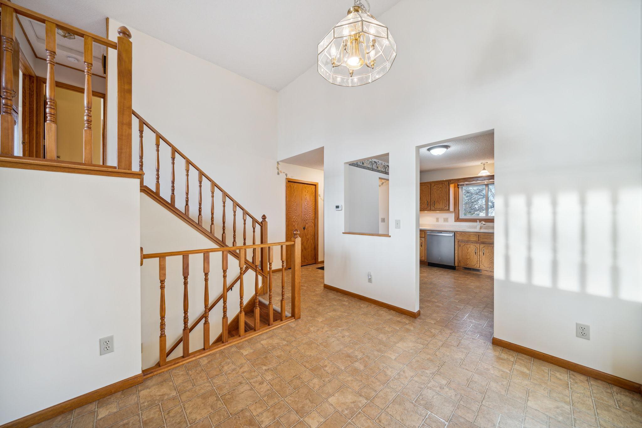 16367 Goodview Trail
