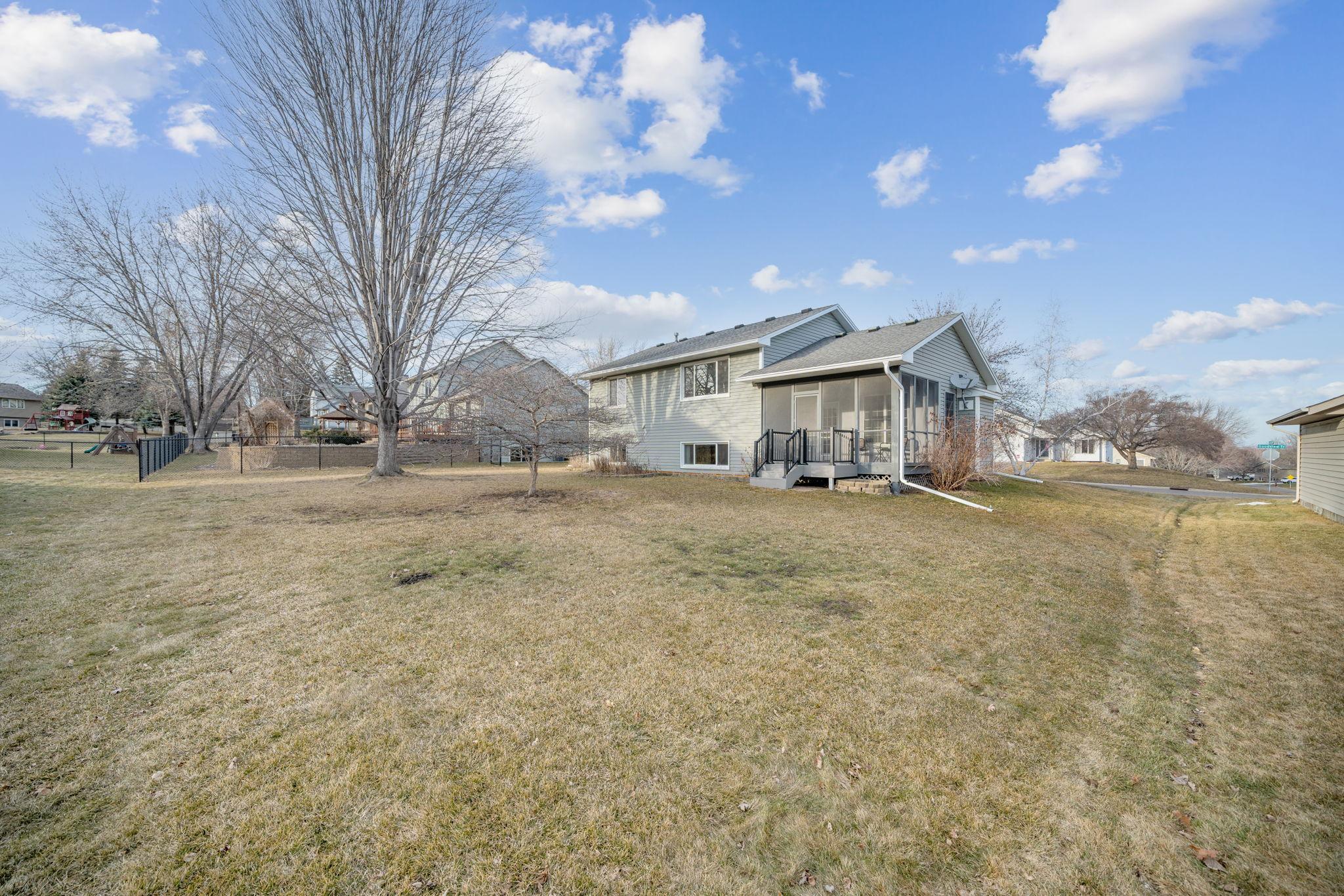 16367 Goodview Trail